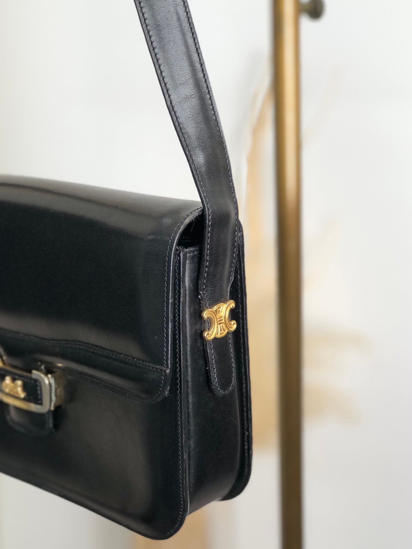 CELINE Triomphe Horse Carriage Shoulder bag Black Vintage pw788h