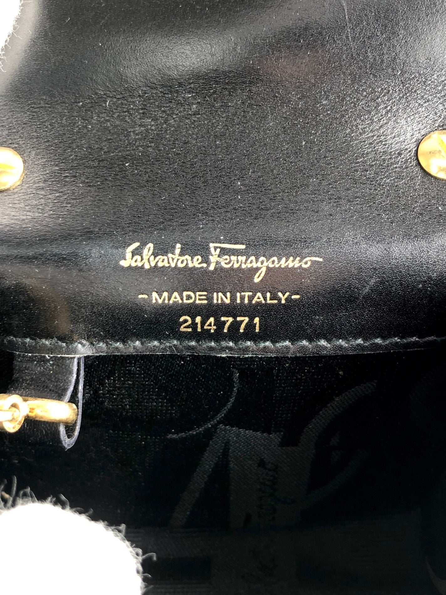 Salvatore Ferragamo Gancini Chain Shoulder bag Black Vintage 2vcp4r