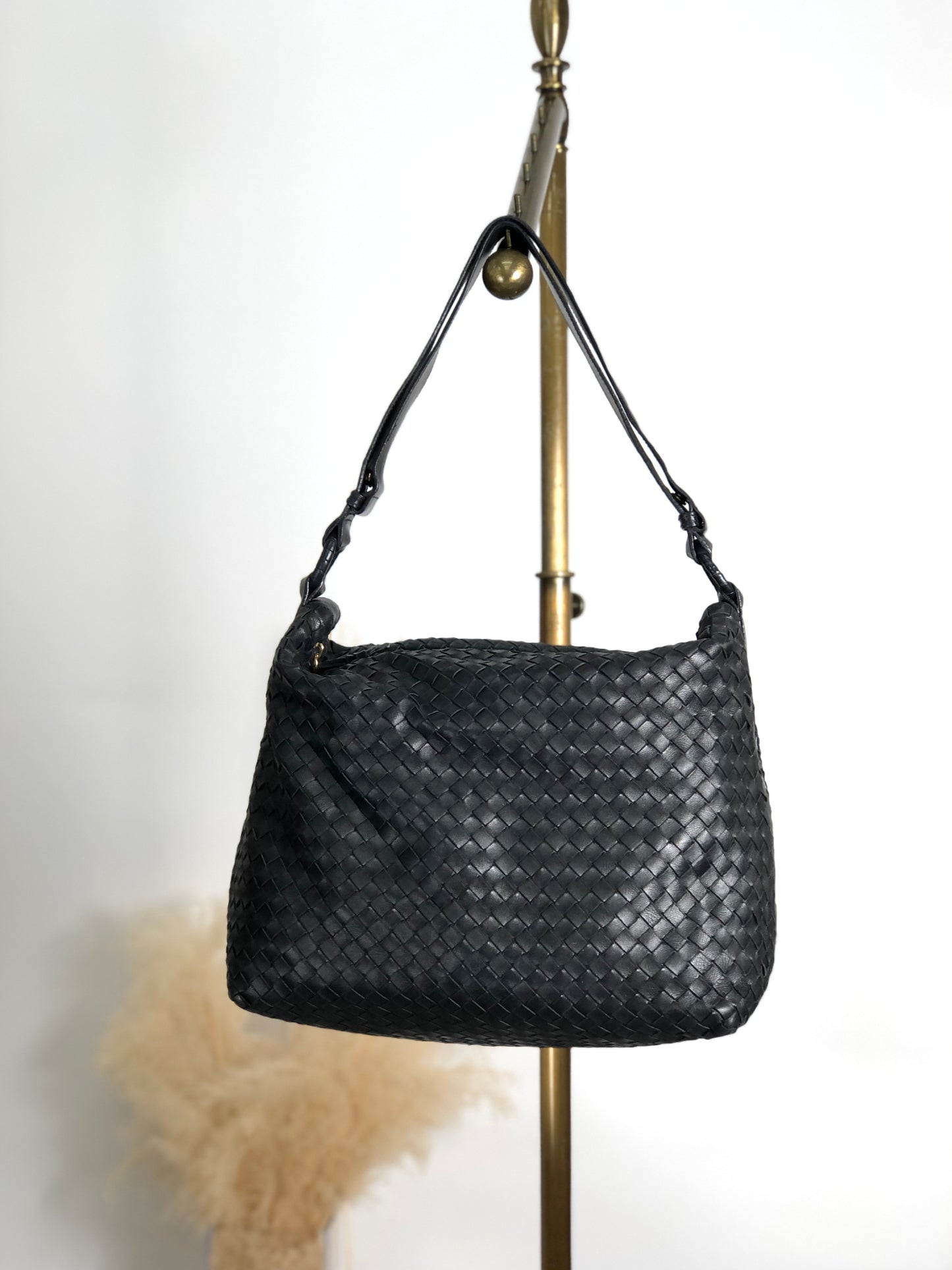 Bottega Veneta Intrecciato Shoulder bag Black Vintage w3k2a2