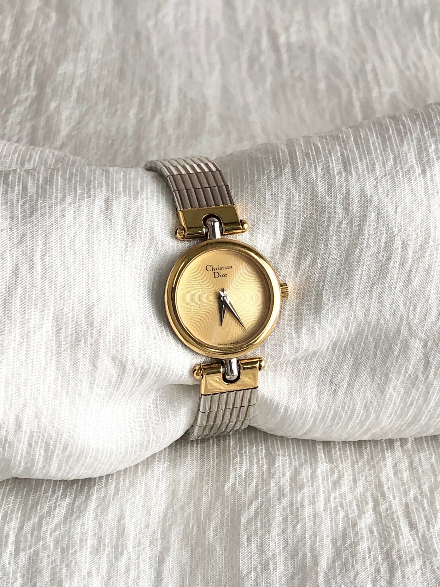 Christian Dior 3025 ゴールド x シルバー Christian Dior Logo Quartz Watch Silver×Gold 3025 Vintage xexzcz