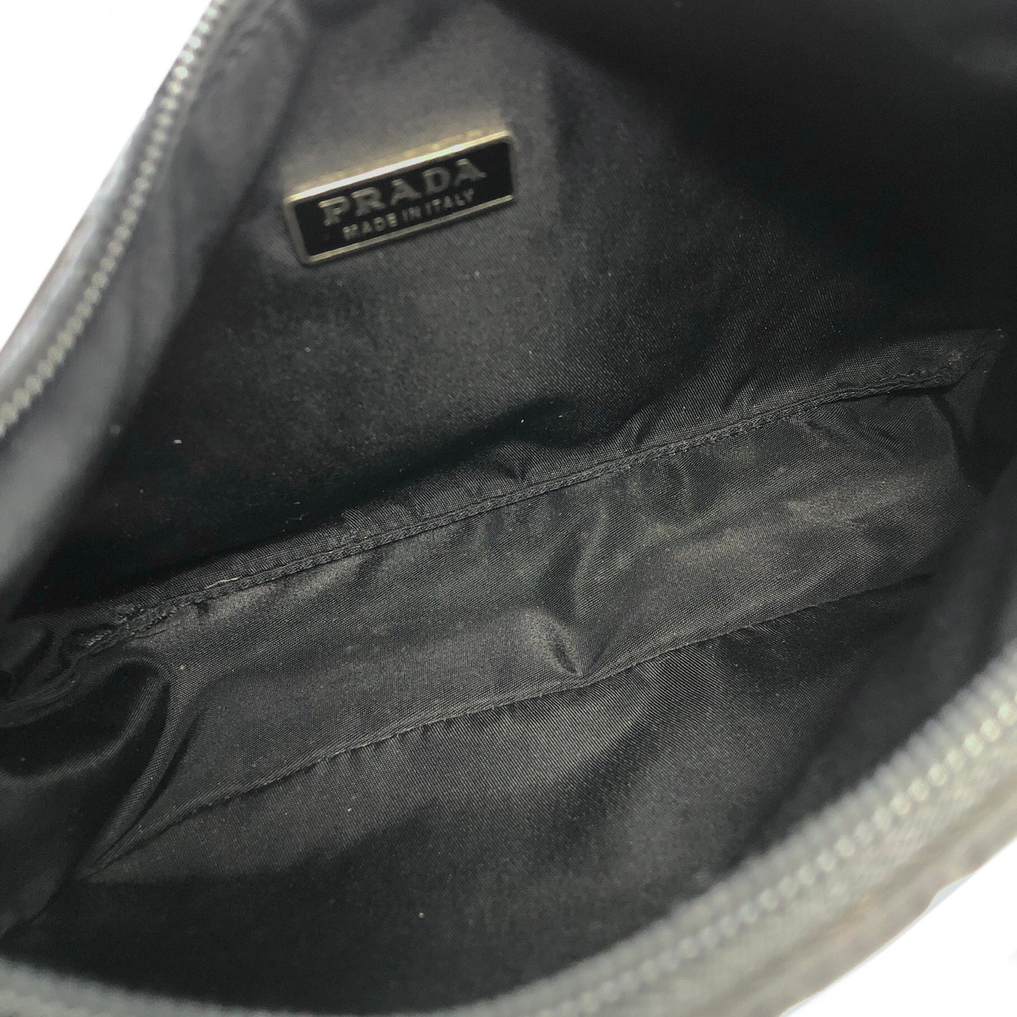 PRADA 三角形標誌尼龍手提包 Hobobag 黑色復古 df2ij3