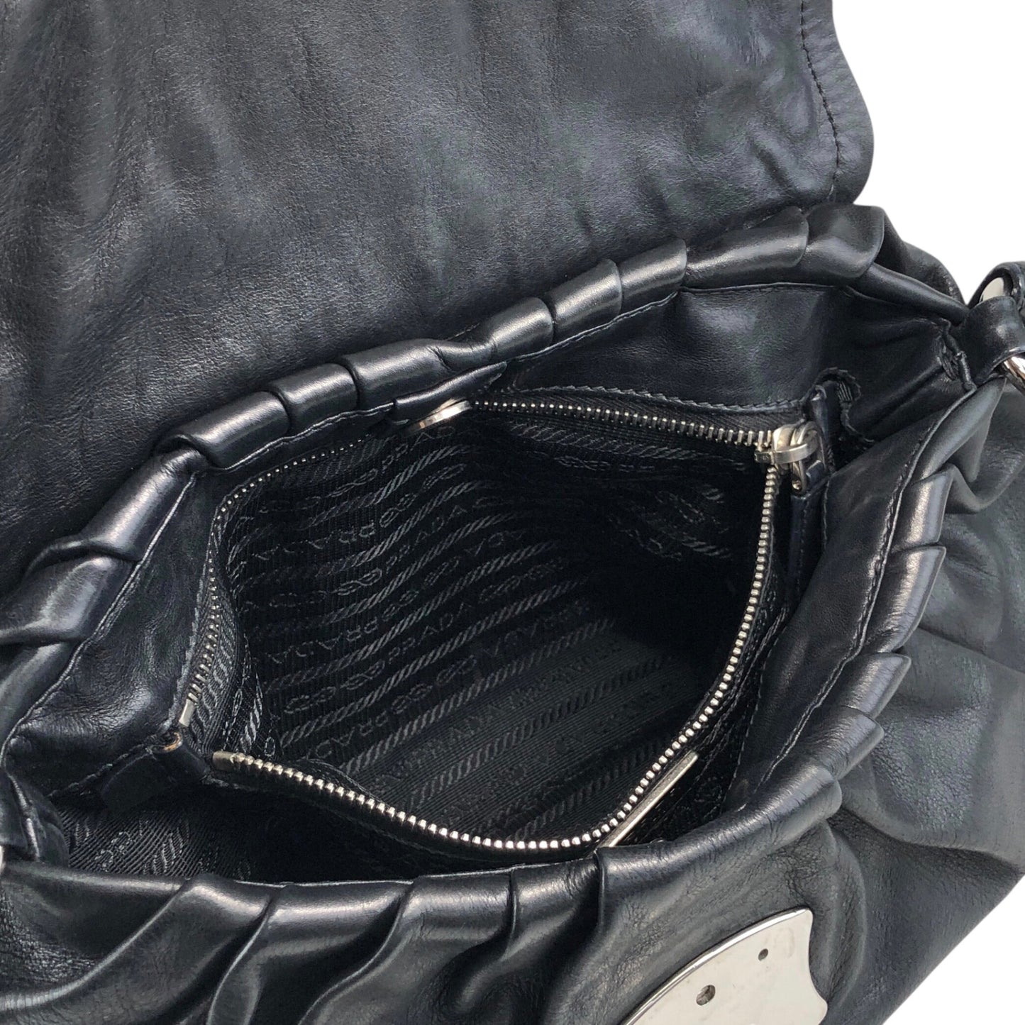 PRADA Logo Front Buckle Shoulder bag Black Vintage 4b8iuy