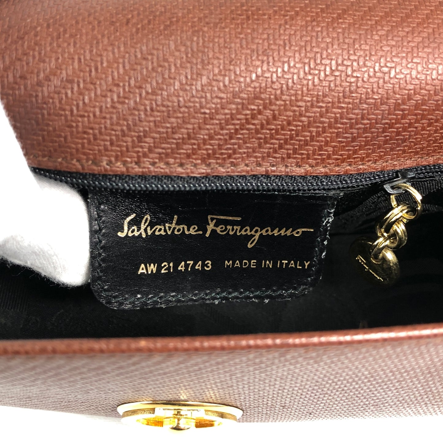 Salvatore Ferragamo Lock Shoulder bag Bordeaux Vintage 6kbanu