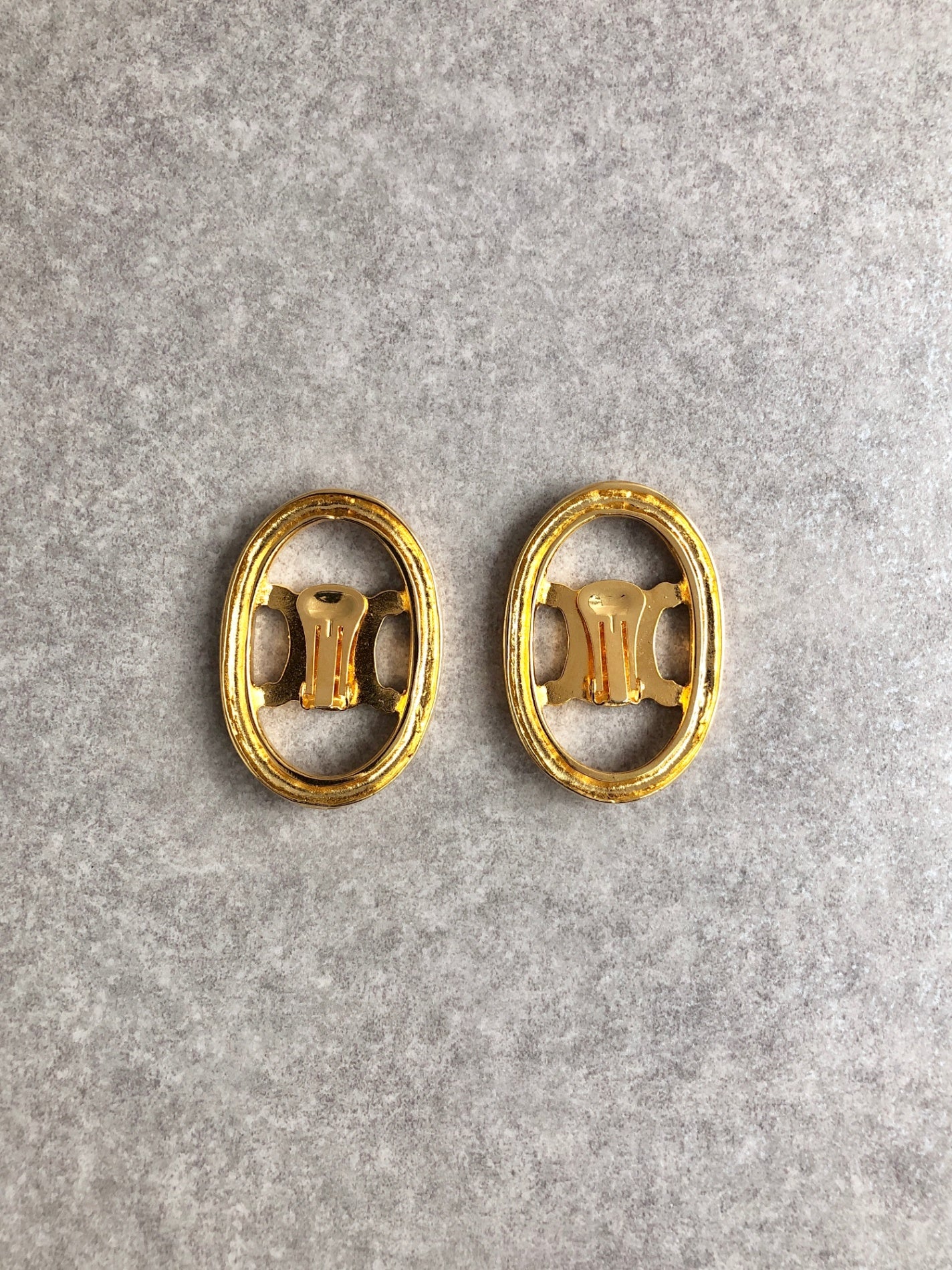 CELINE Blason Earrings Gold Vintage f7ggsk