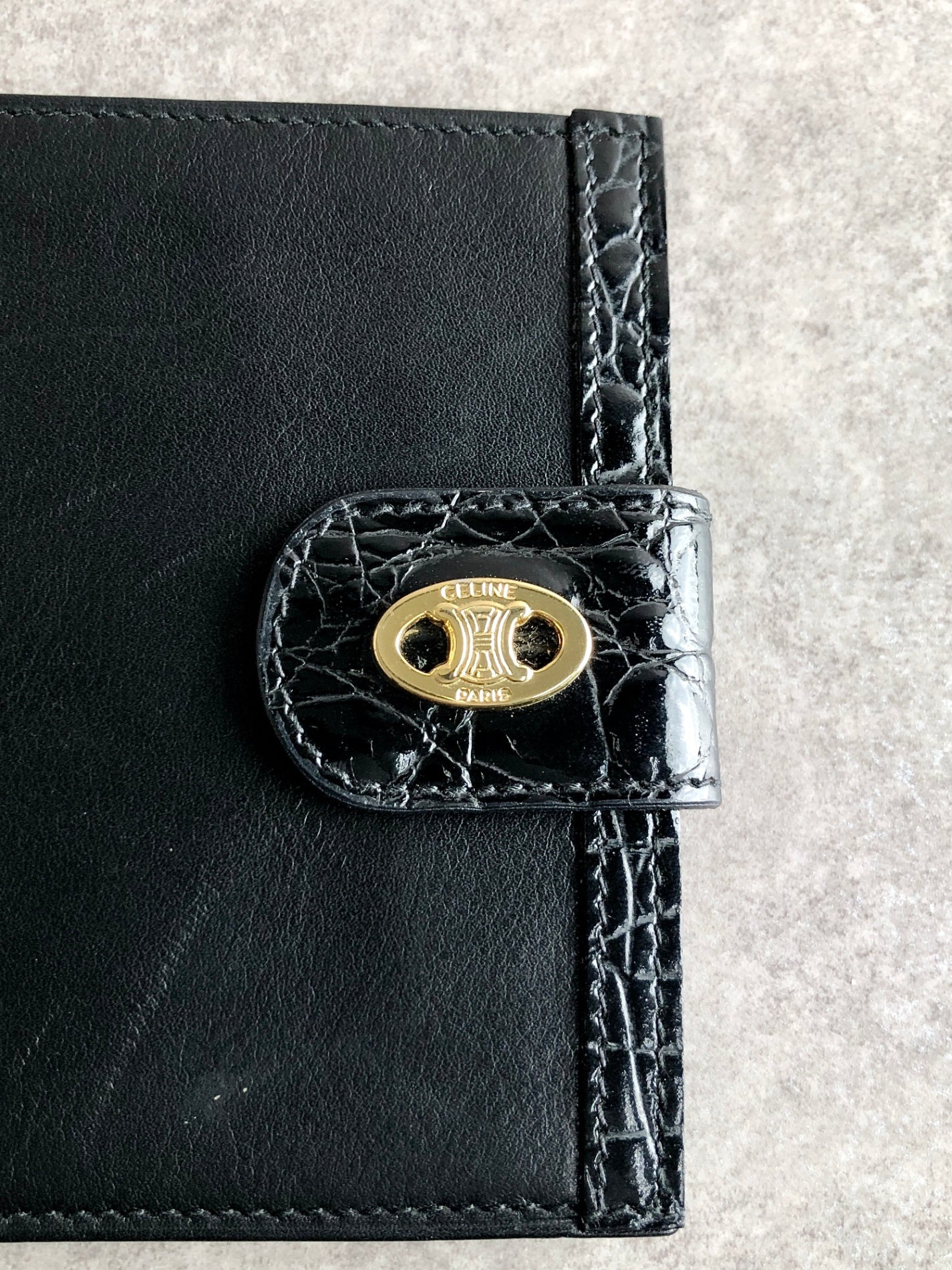 CELINE Blason Folded Wallet Black Vintage ha2kjw