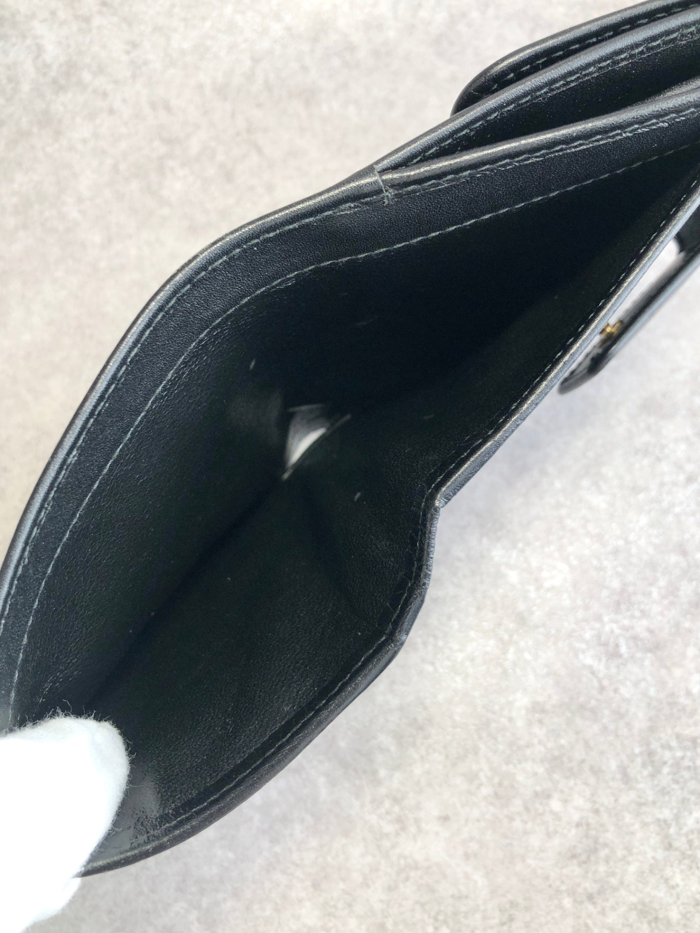 GUCCI 馬銜扣折疊錢包 黑色復古 2nycf8