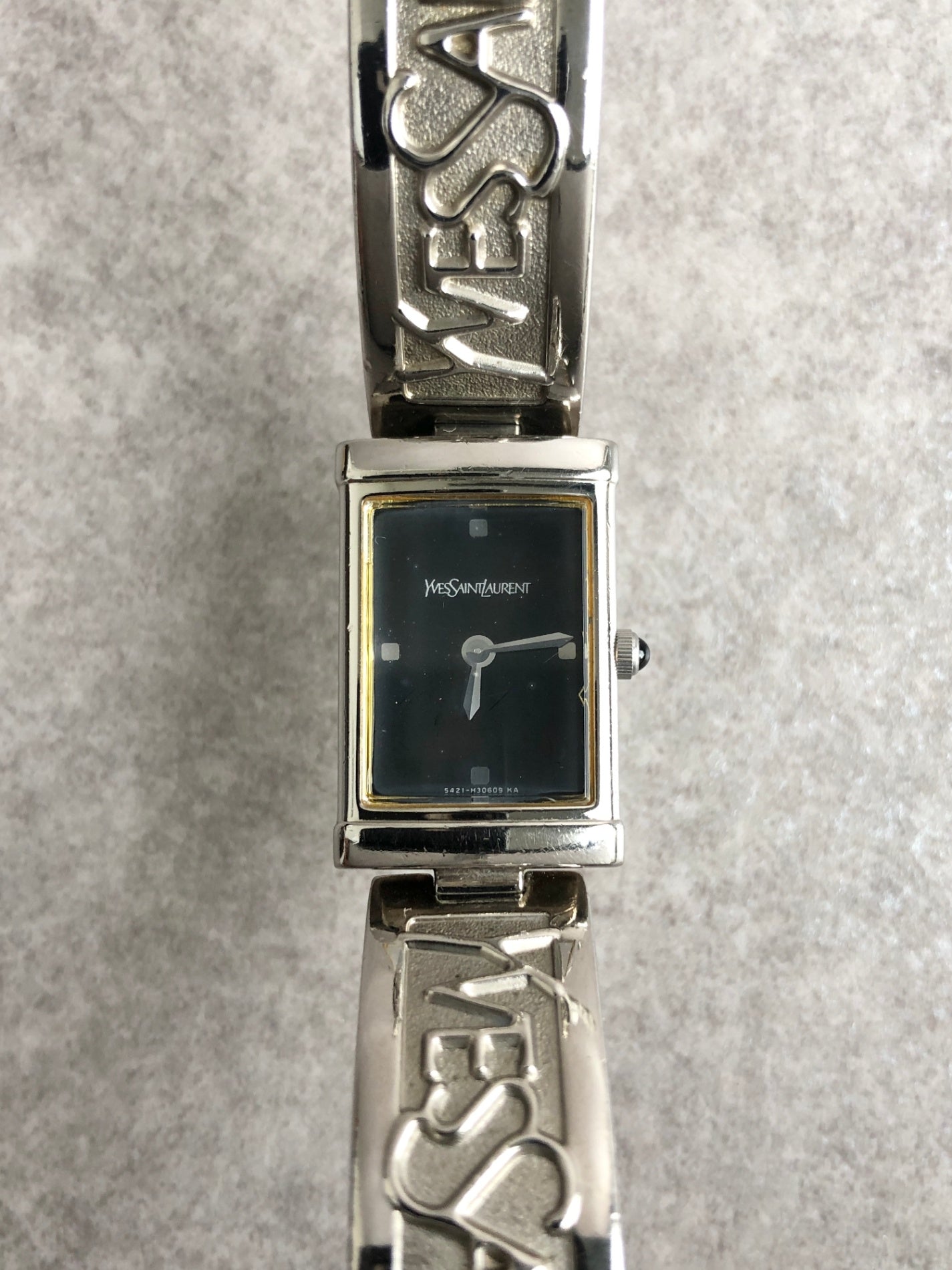 Yves Saint Laurent Quartz Watch Silver 5421-H18687Y Vintage ina8wn