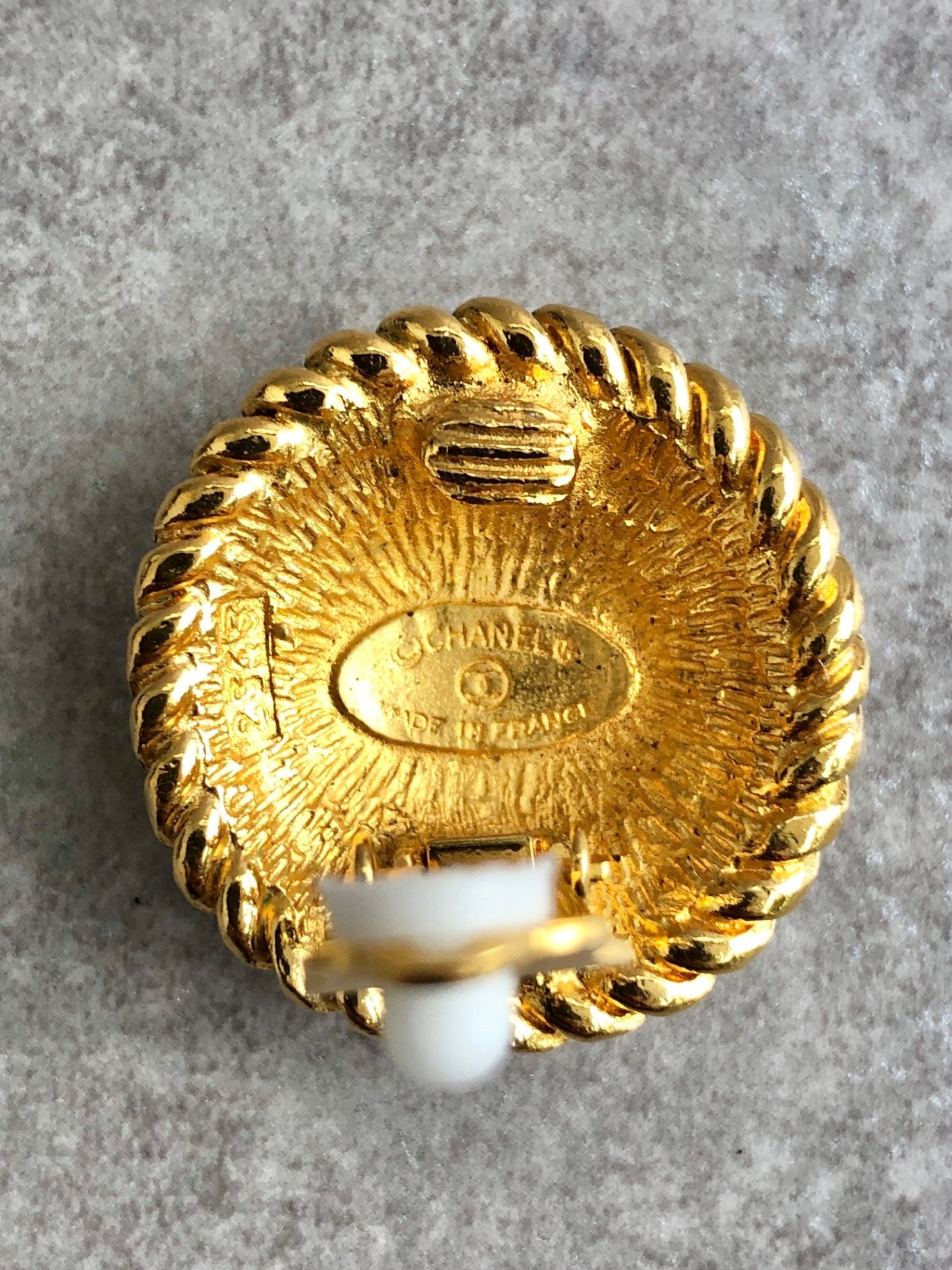 CHANEL Coco Mark Earrings Gold Vintage v8dgvx