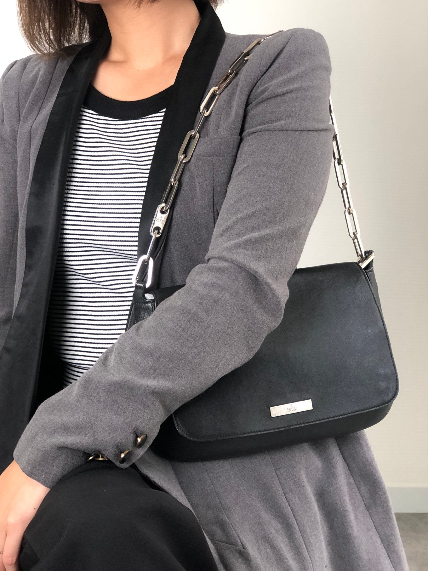 GUCCI Logo Chain Shoulder bag Black Vintage tjescz