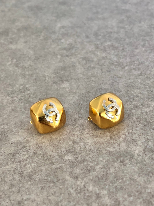 CHANEL Coco Mark Earring Gold Vintage asrtu3