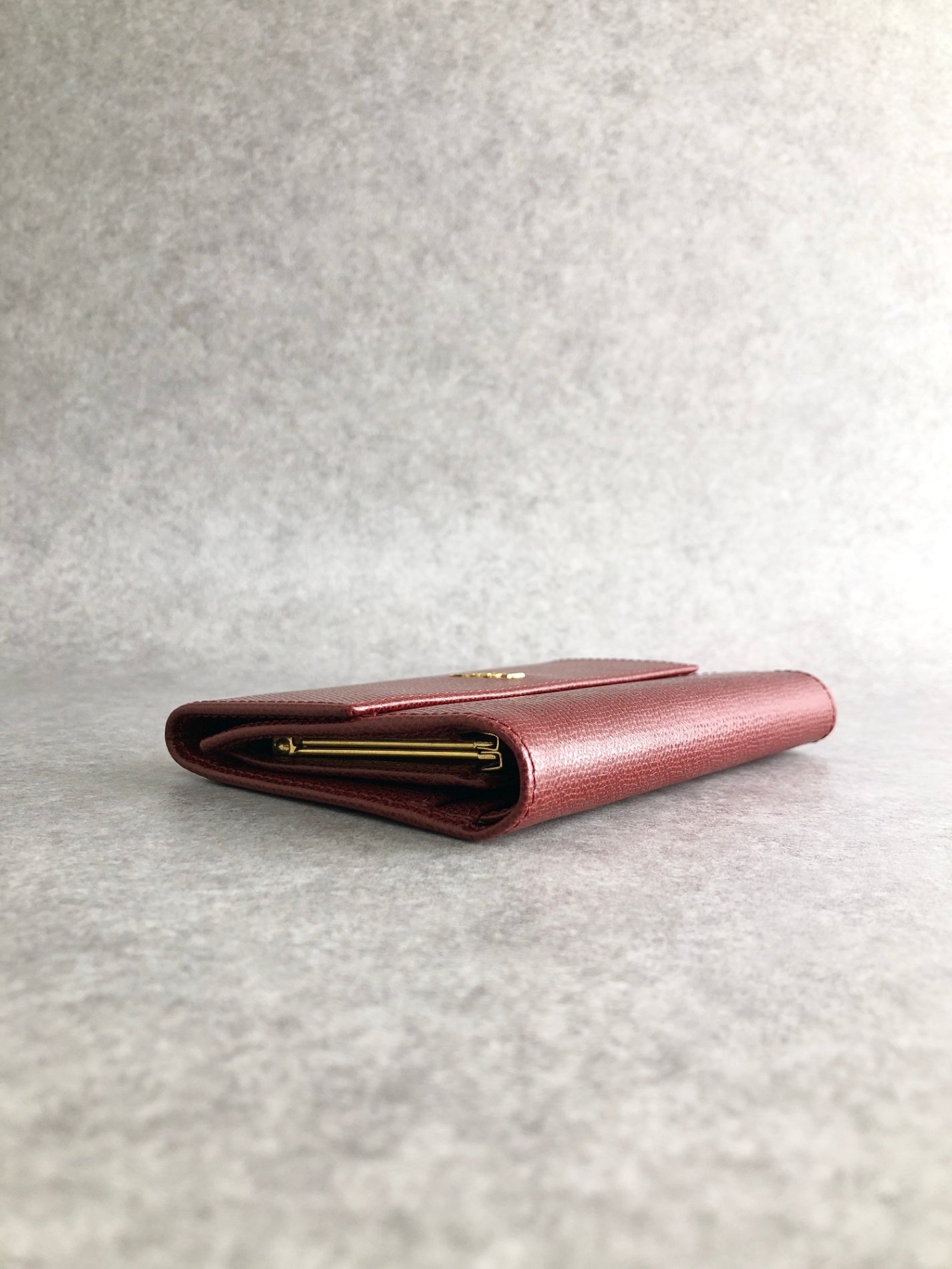 伊夫聖羅蘭 YSL 標誌金屬扣三折錢包 紅色復古 gs33ze