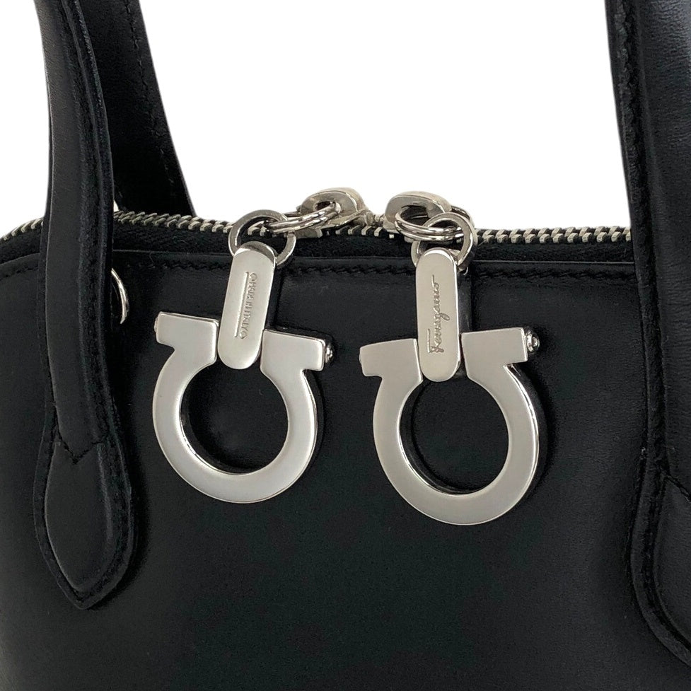 Salvatore Ferragamo Charm Two-way Handbag Shoulder bag Black Vintage jww5vi