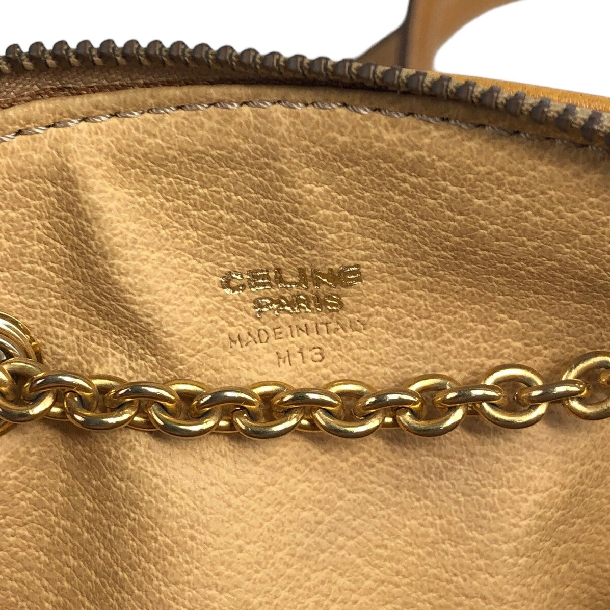 CELINE Circle Logo Charm Metal Clasp Chain Shoulder bag Beige Vintage 2aechi