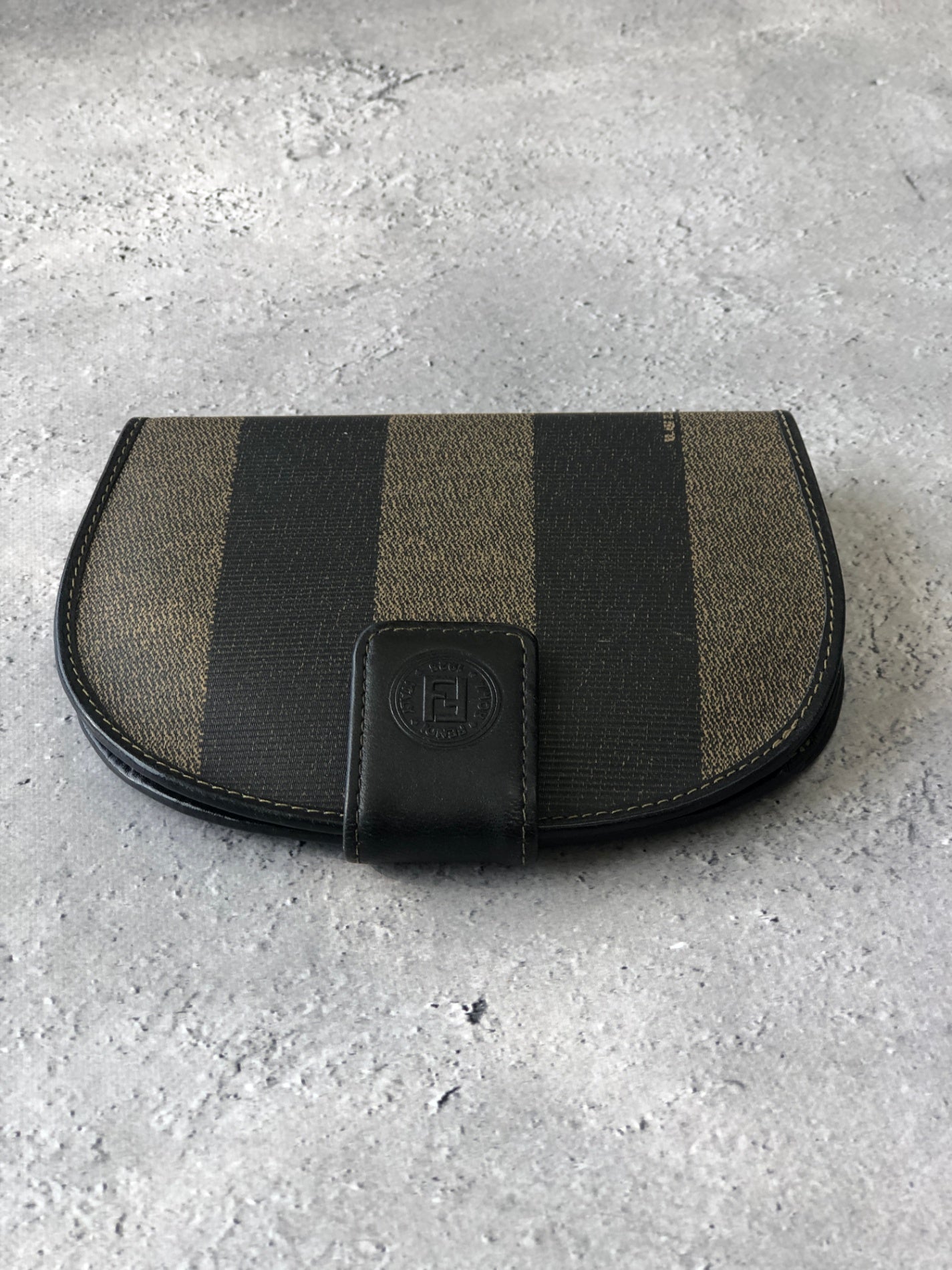 FENDI 山核桃標誌折疊錢包 棕色 復古 5tfac6
