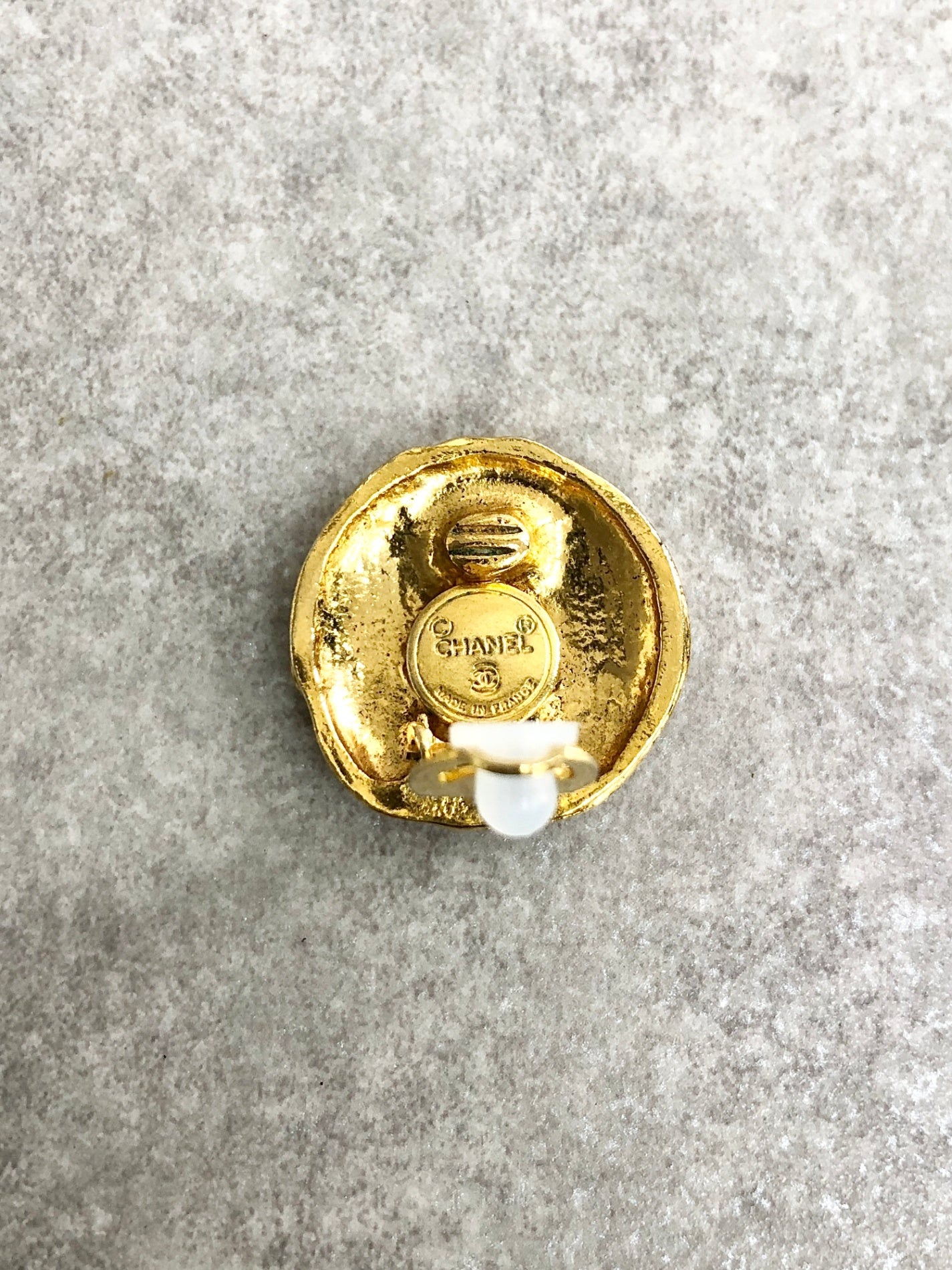 CHANEL Coco Mark Earrings Gold Vintage b2jxtv