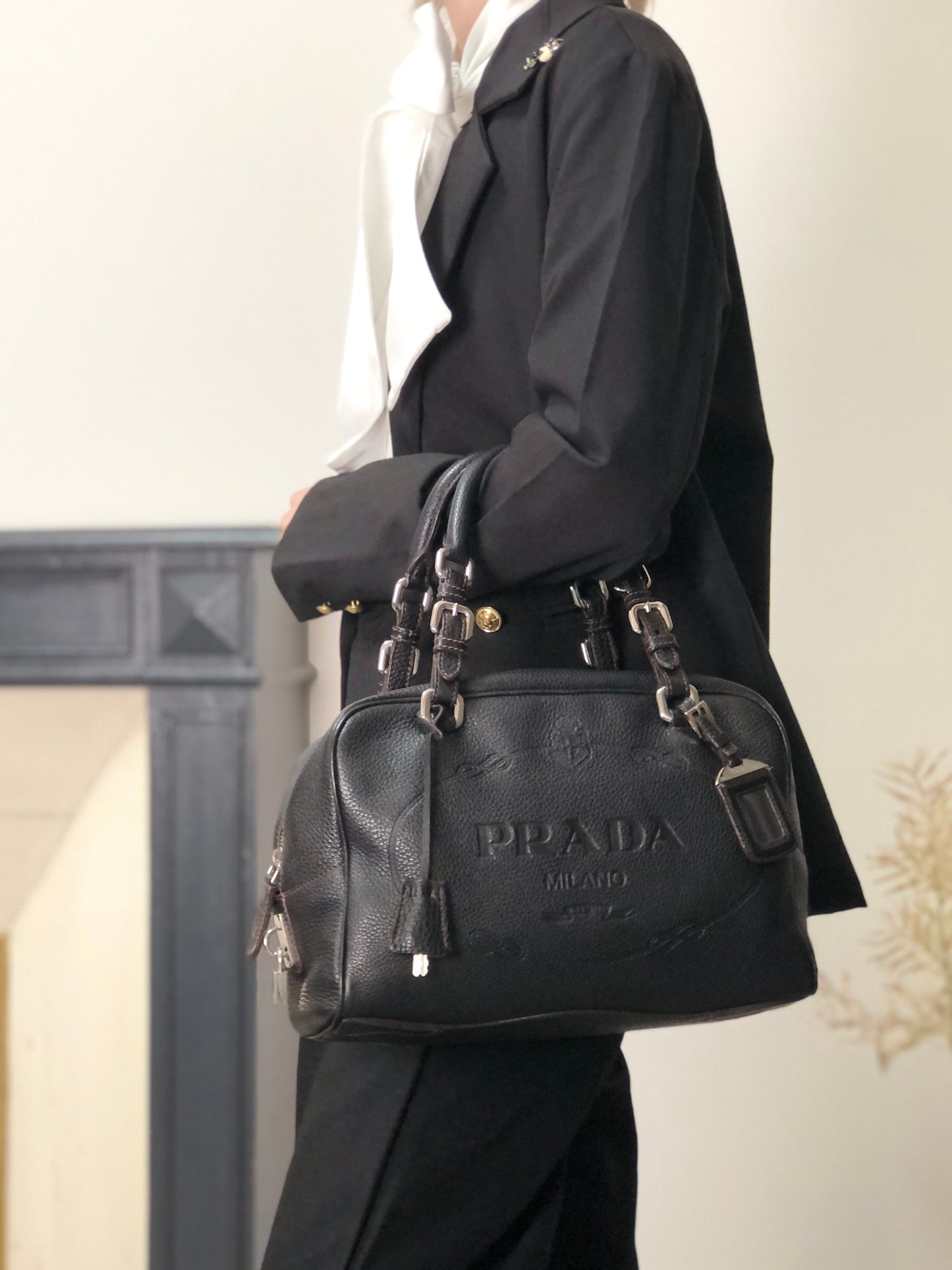 PRADA Logo Embossed Small Boston bag Handbag Black Vintage f8pbsn