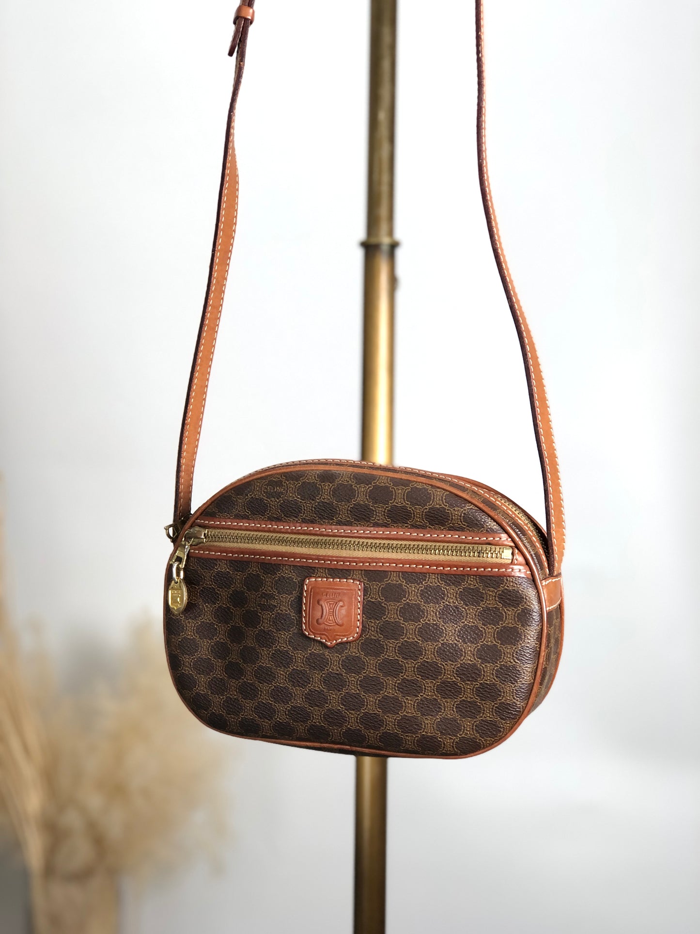 CELINE Macadam Blason Round Shoulder bag Brown Vintage 832m4p