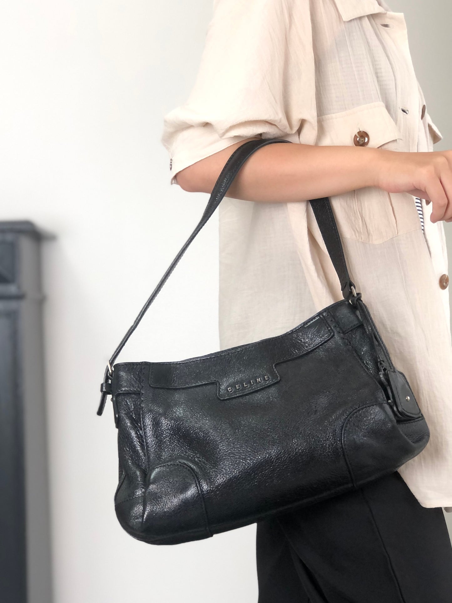 CELINE Horse Carriage Logo Handbag Hobobag Black Vintage hieixd