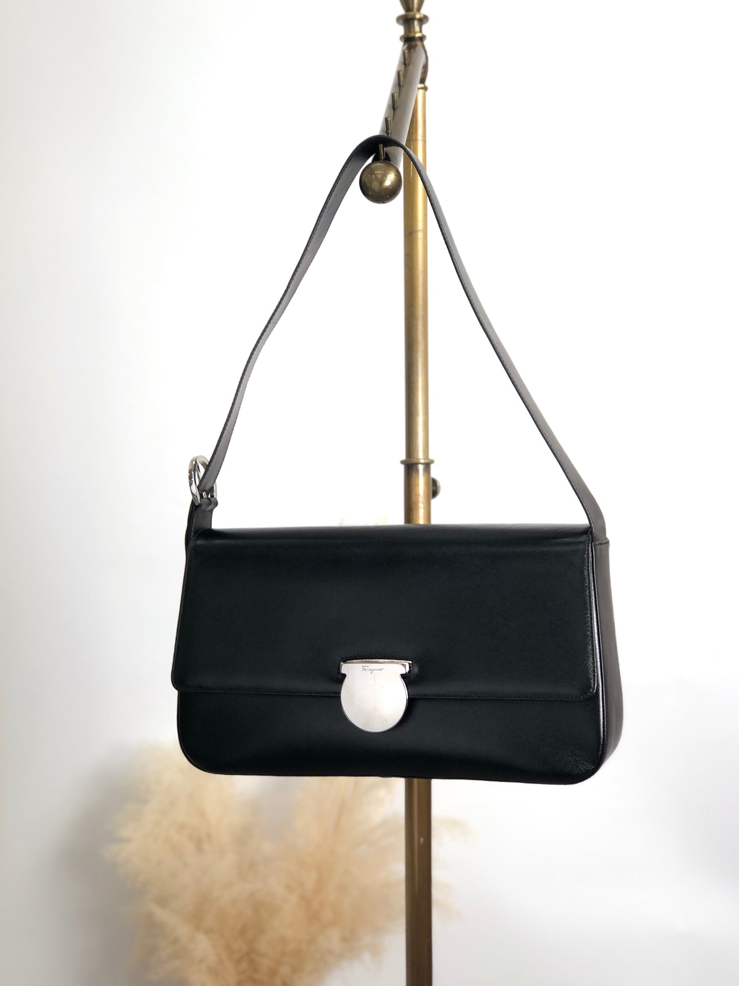 Salvatore Ferragamo Gancini Shoulder bag Black Vintage 2i8nwv