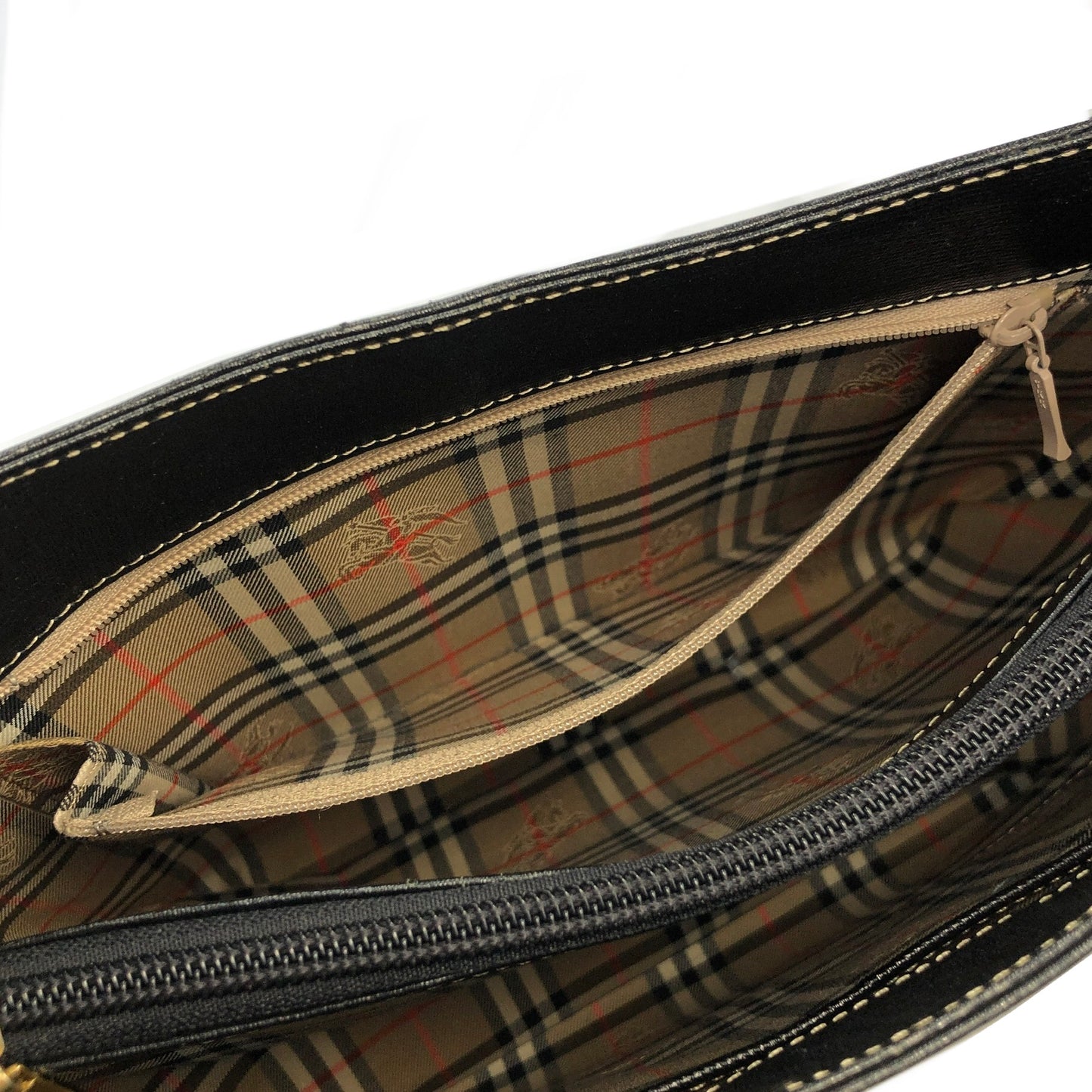 Burberrys Logo Motif Leather Shoulder bag Black Vintage cd8br3