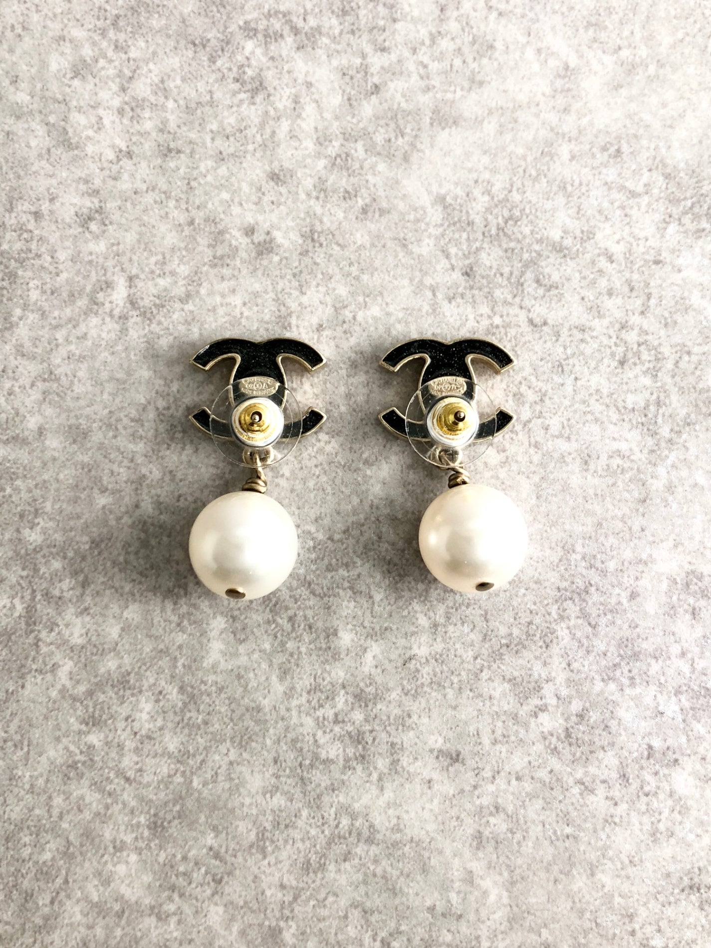 CHANEL Coco Mark Rhinestone Pierced Gold×Black Vintage 2cgpya