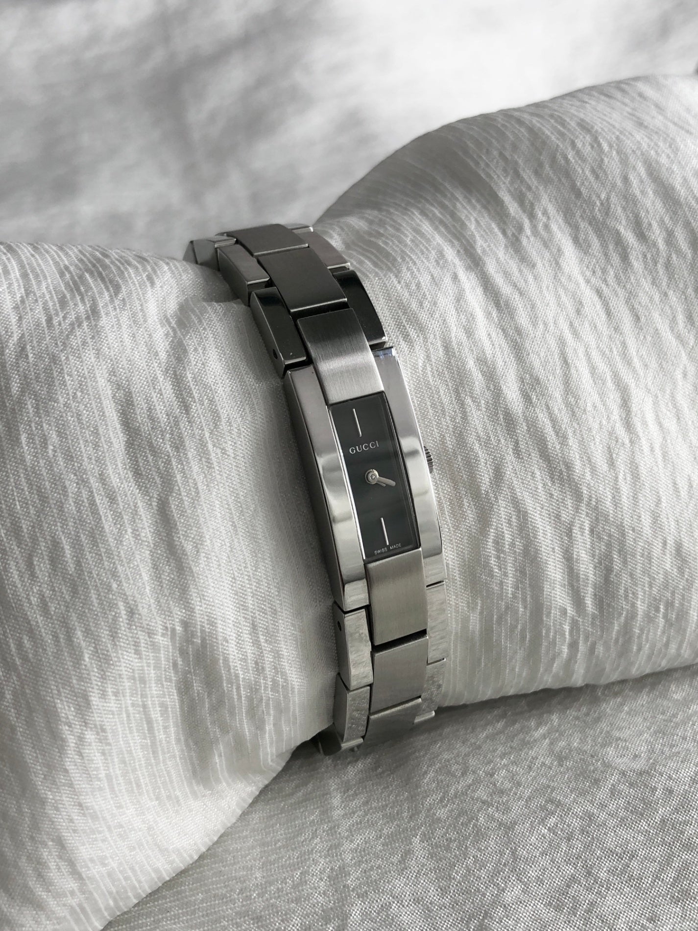 GUCCI Logo Quartz Watch Silver 4600L Vintage vw5zz5 – VintageShop solo