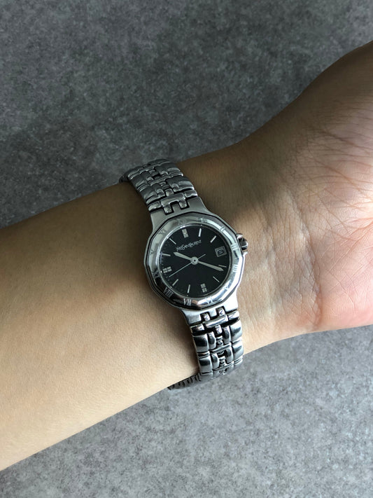 Yves Saint Laurent Logo Watch Silver 9613-H22714 Vintage pjgsae