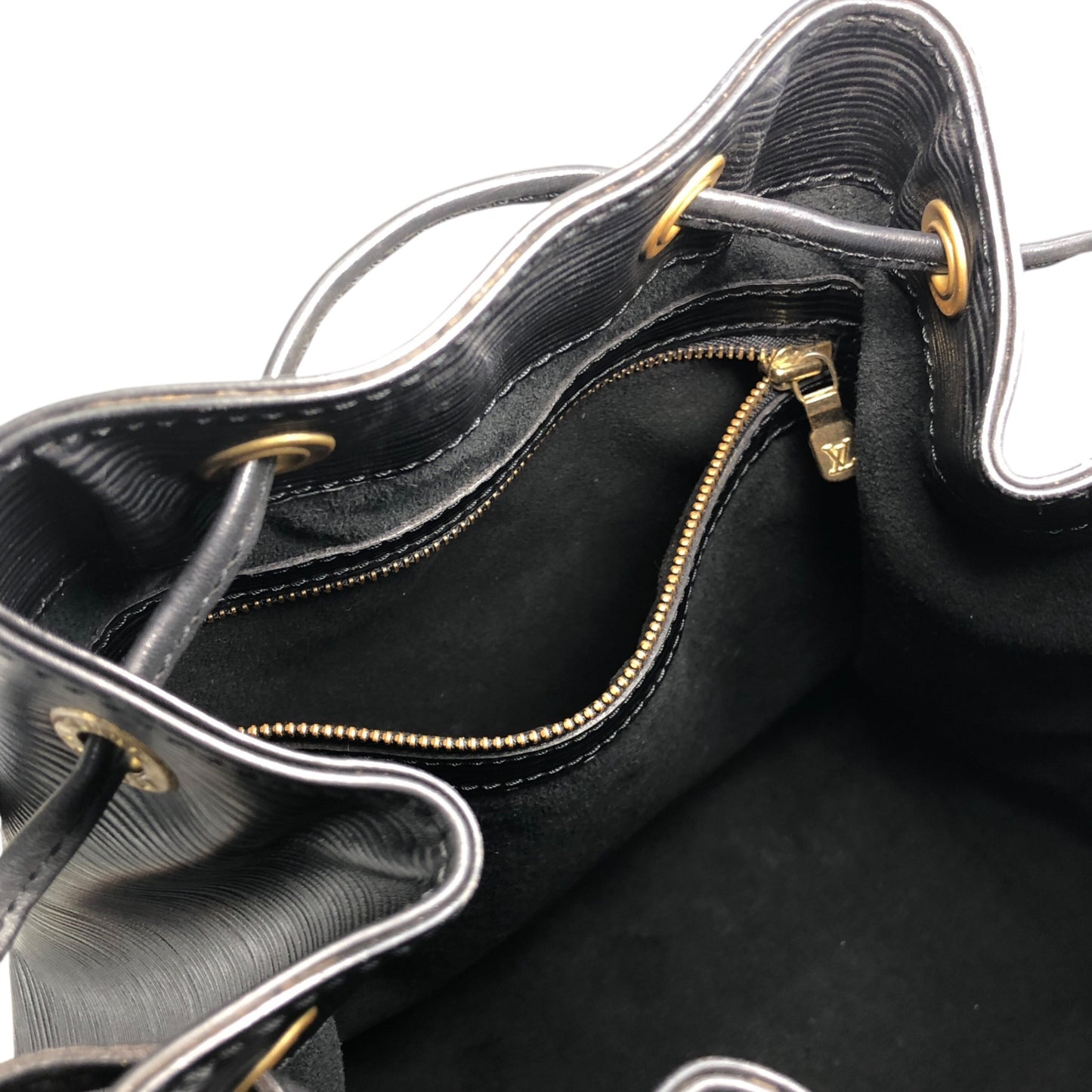 LOUIS VUITTON Epi Drawstring Shoulder bag Black Vintage d2i73r