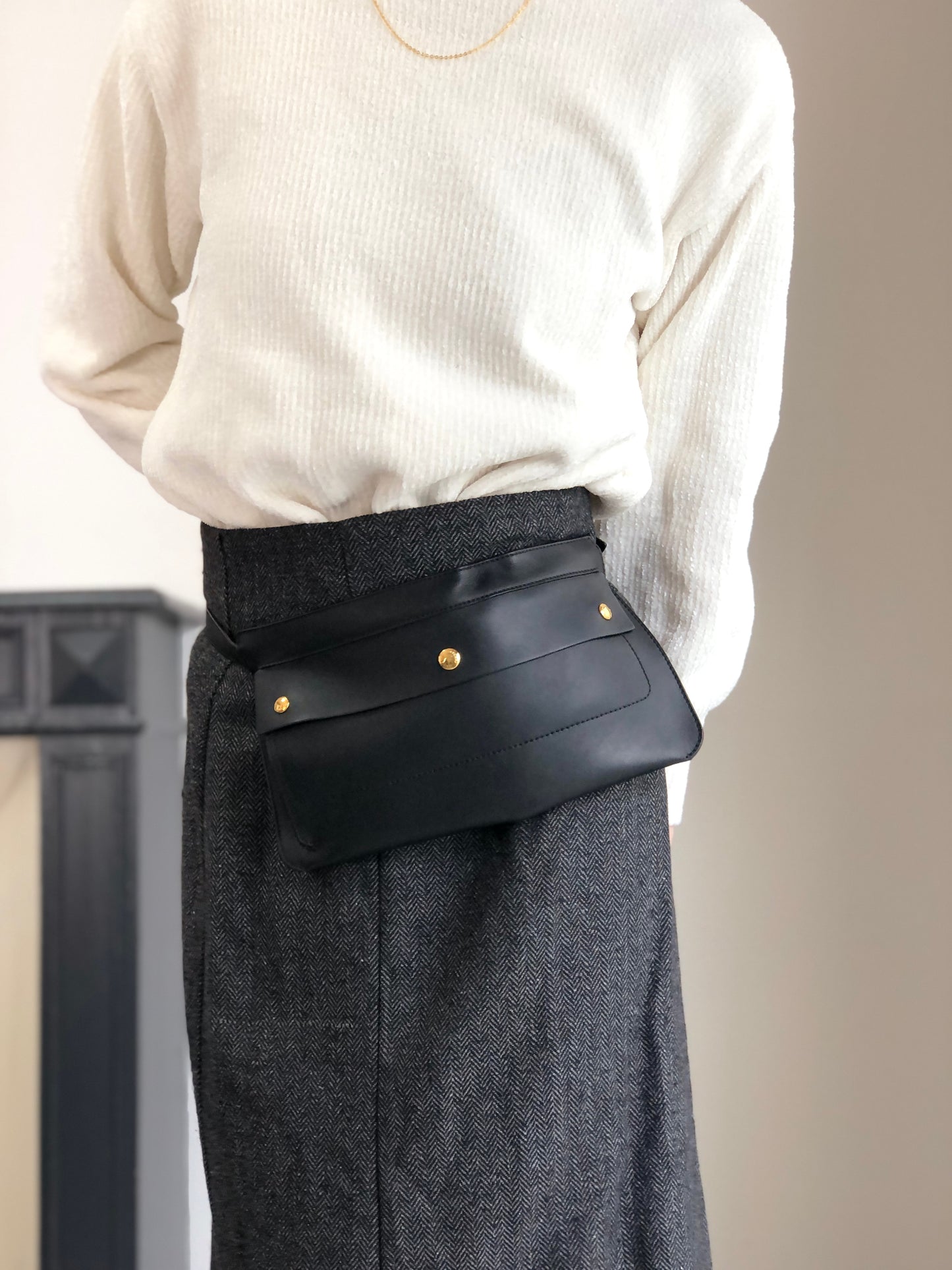 BURBERRY Sling bag Black Vintage 5y6wh2