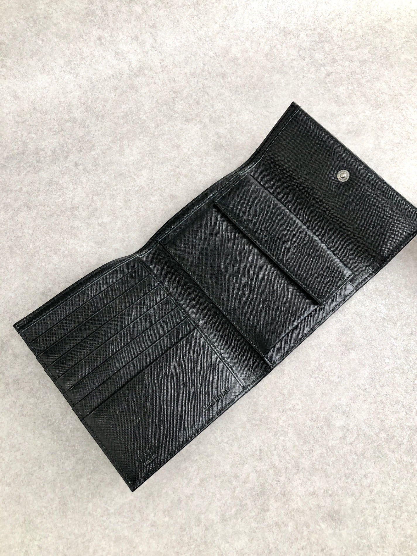 PRADA Triangle Logo Trifold Wallet Black Vintage wig5ca