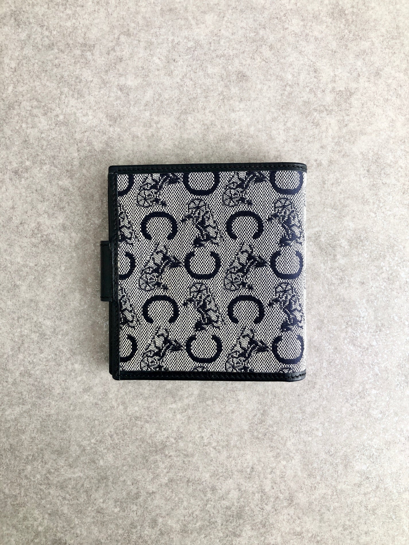 CELINE Carriage Folded Wallet Navy Vintage rrcn43