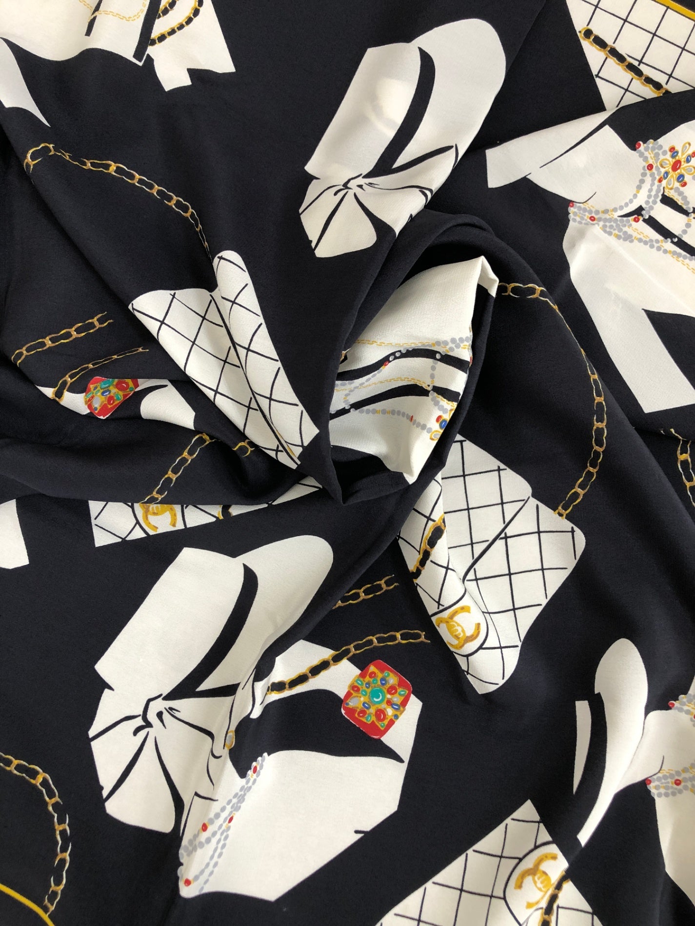 CHANEL Scarf Black×White Silk Vintage r3ea4i