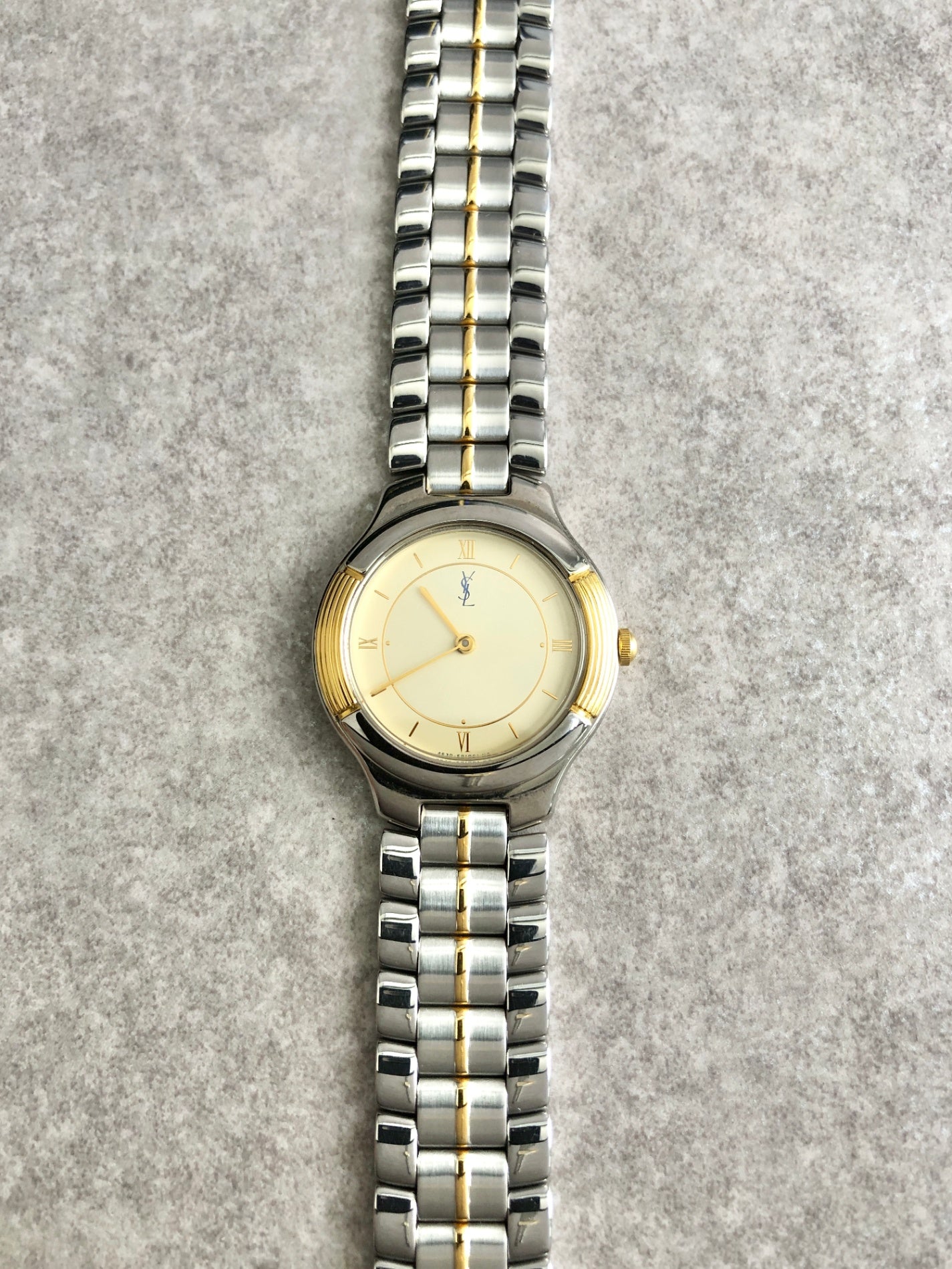 Yves Saint Laurent YSL Logo Quartz Watch Silver 4620-E66661Y Vintage pw6bed