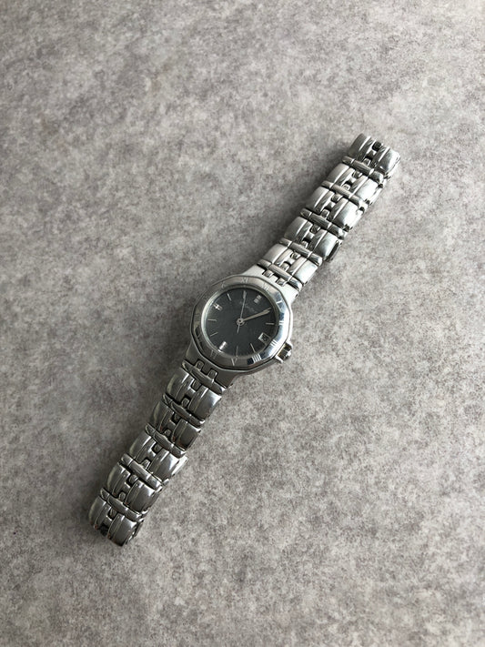 Yves Saint Laurent Logo Quartz Watch Silver 9613-H22714 Vintage w3ynyr