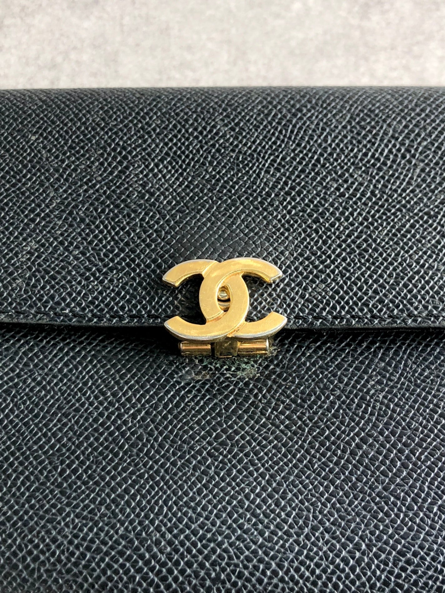 CHANEL Coco Mark 三折皮夾 黑色復古 z3isxy