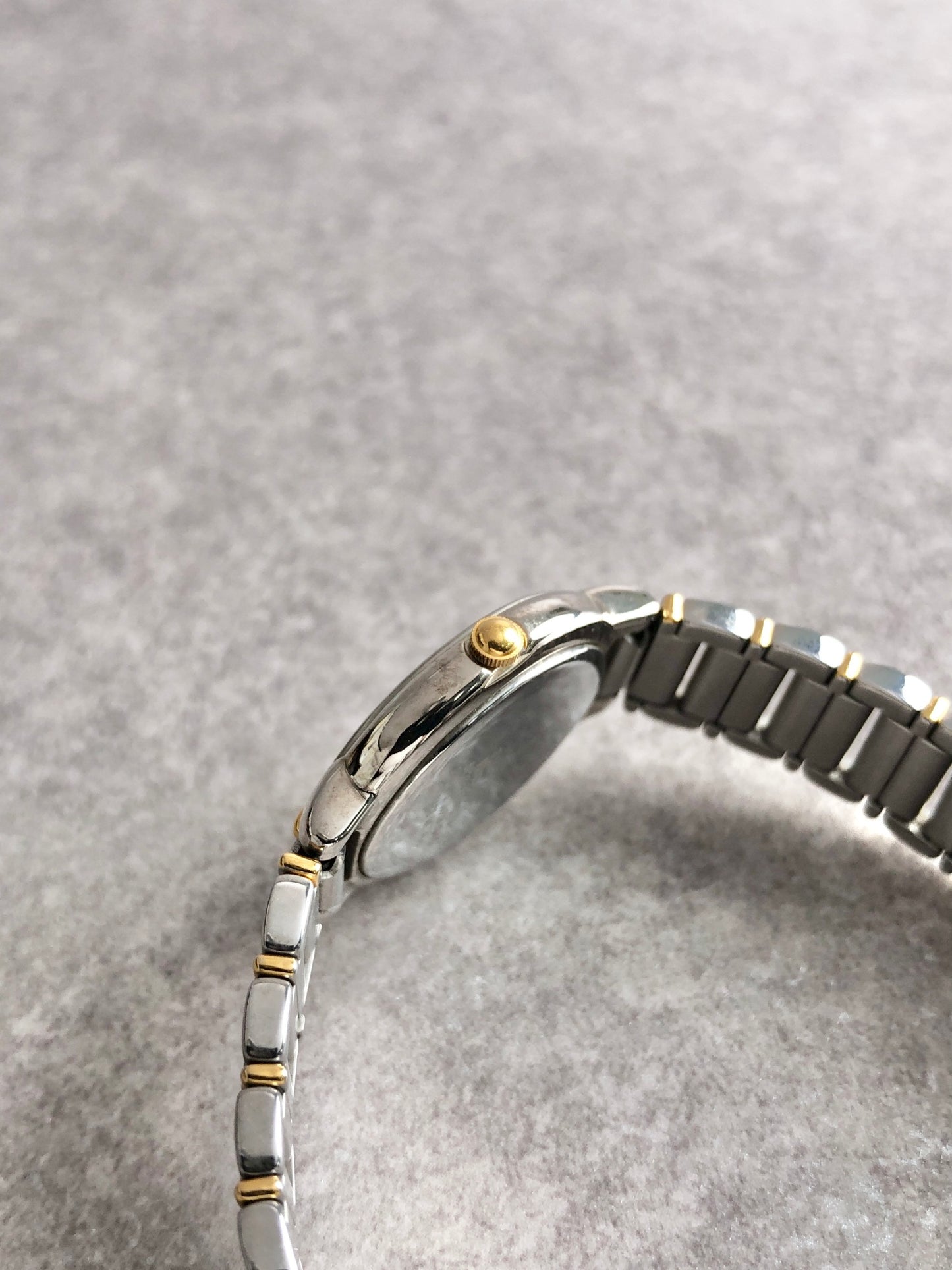 Yves Saint Laurent YSL Logo Quartz Watch Silver×Gold 5420-F45413 Vintage m3ywcg