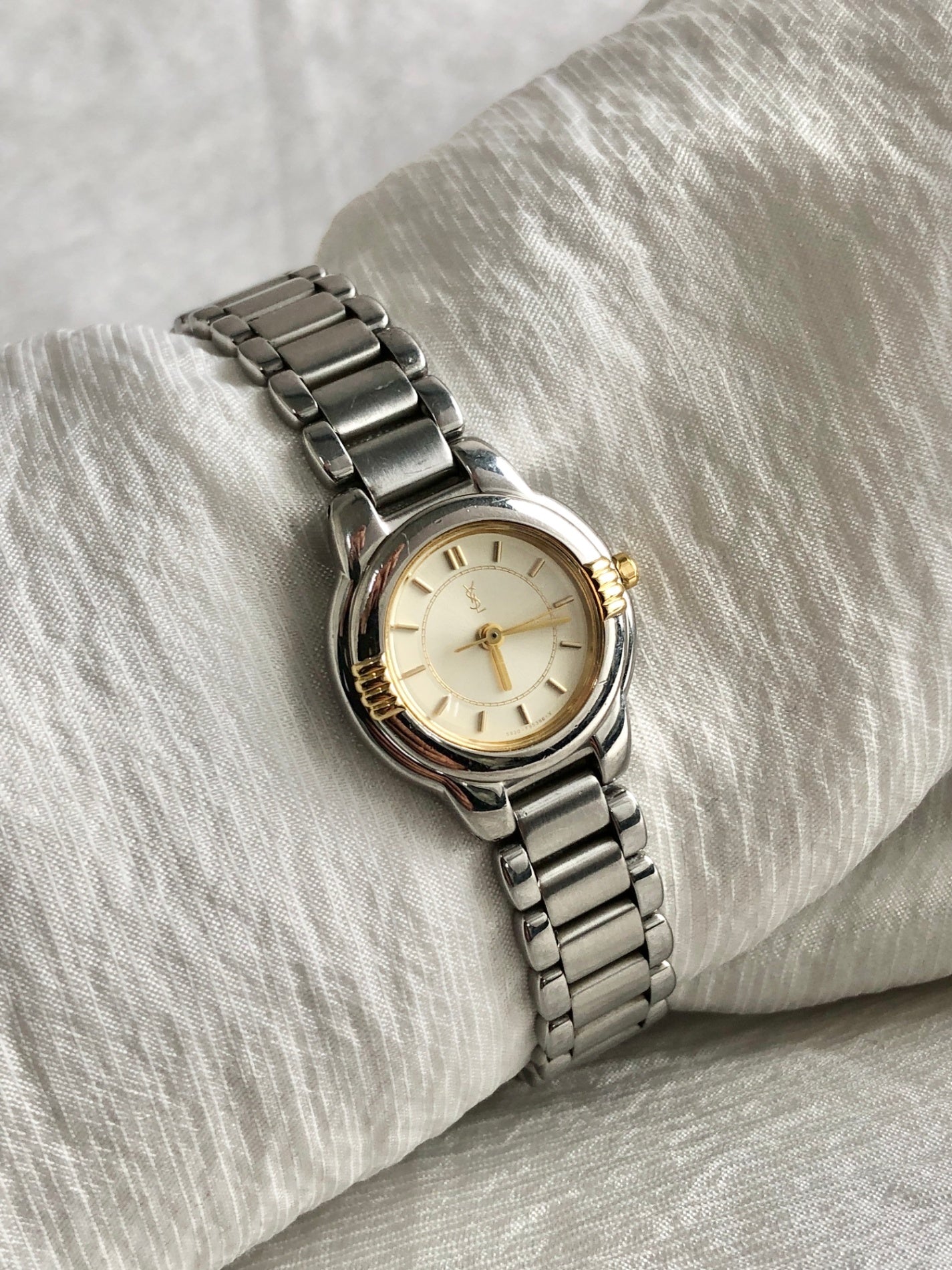 Yves Saint Laurent YSL Logo Quartz Watch Silver 5930-F91474 TA