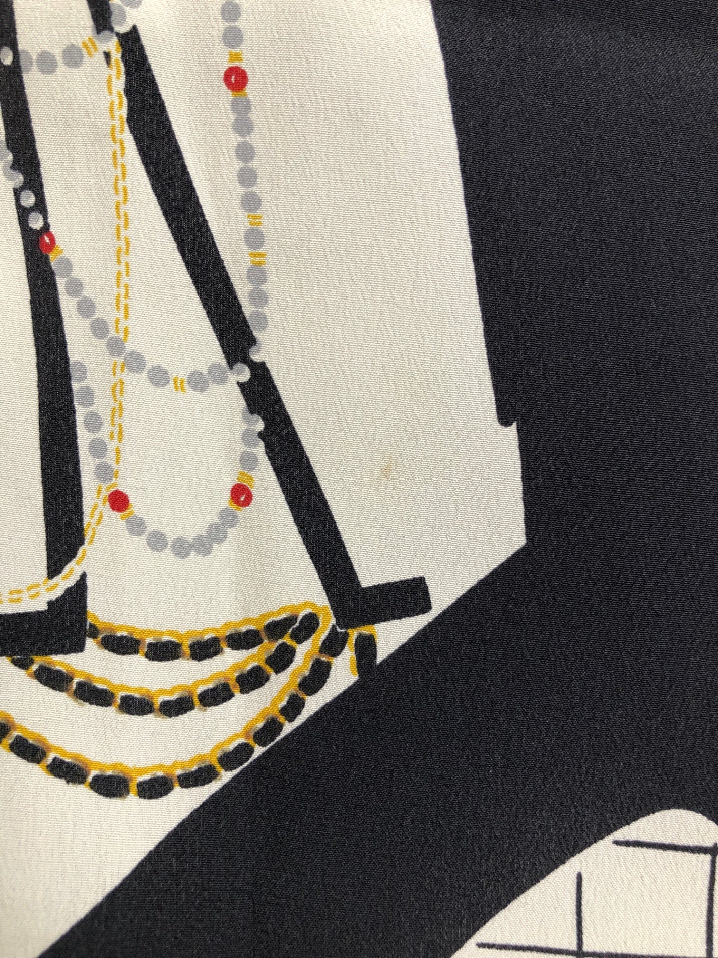 CHANEL Scarf Black×White Silk Vintage r3ea4i