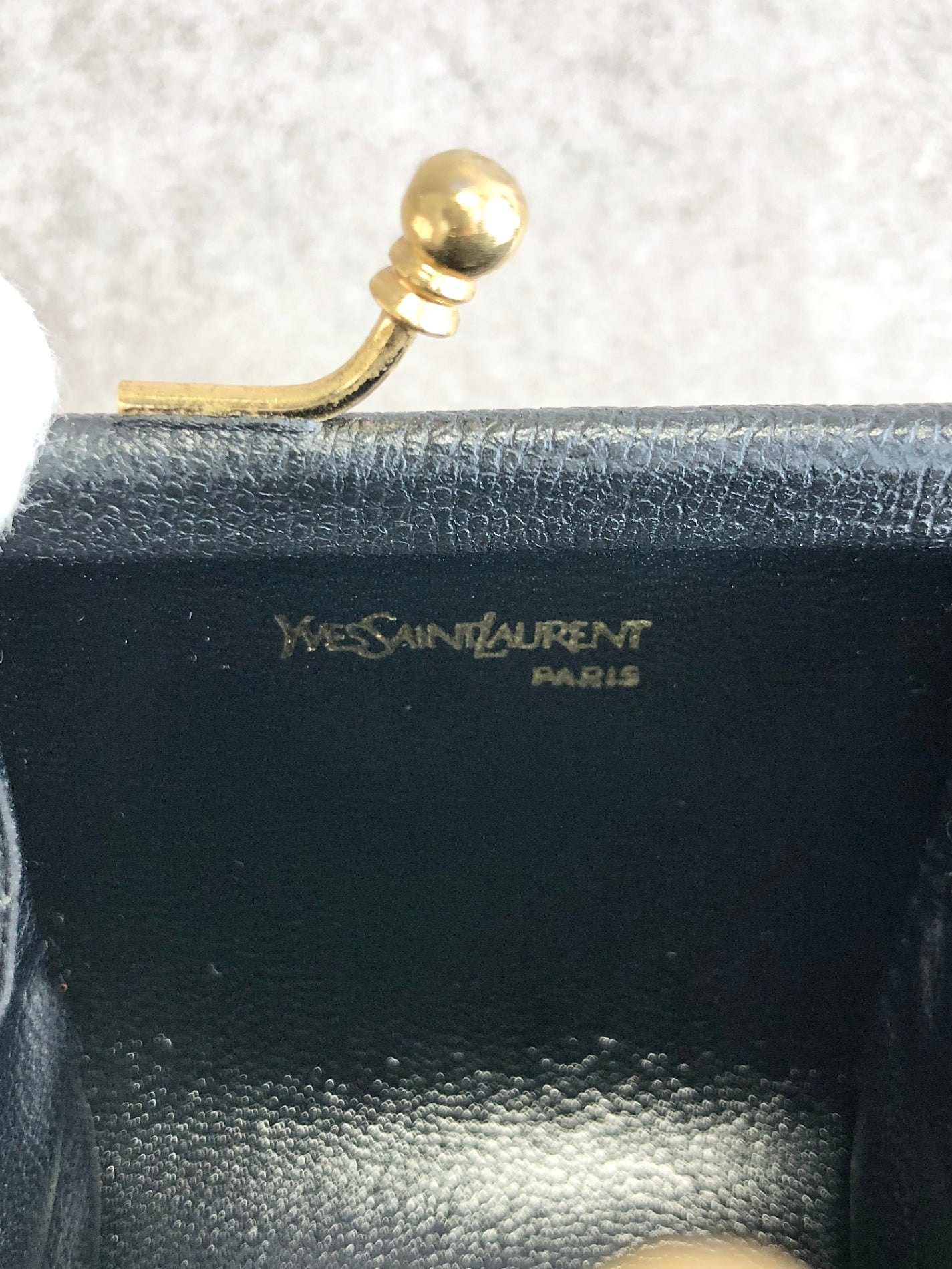 Yves Saint Laurent YSL 標誌金屬扣零錢包黑復古 hvc8nr