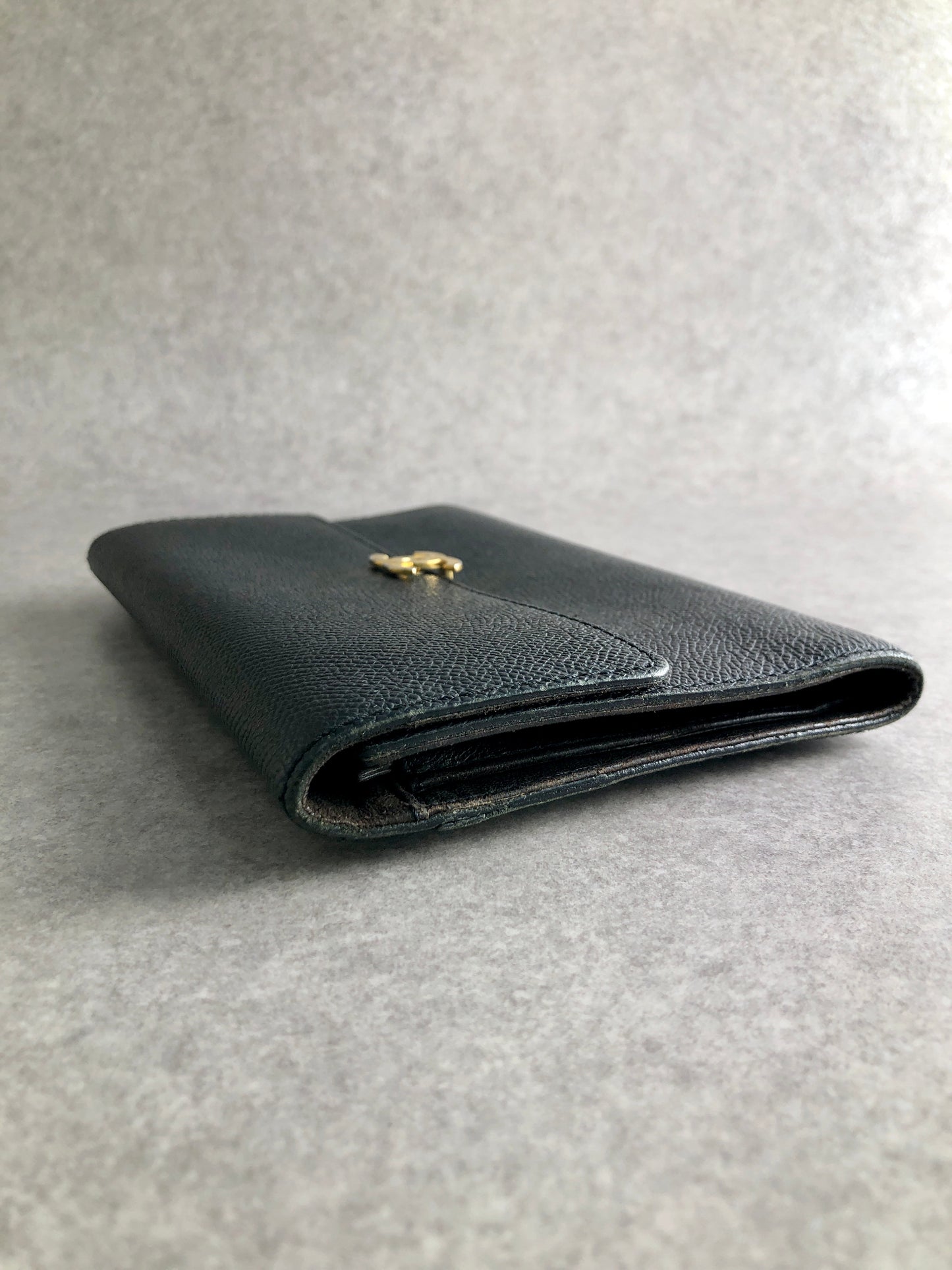 CHANEL Coco Mark 三折皮夾 黑色復古 z3isxy