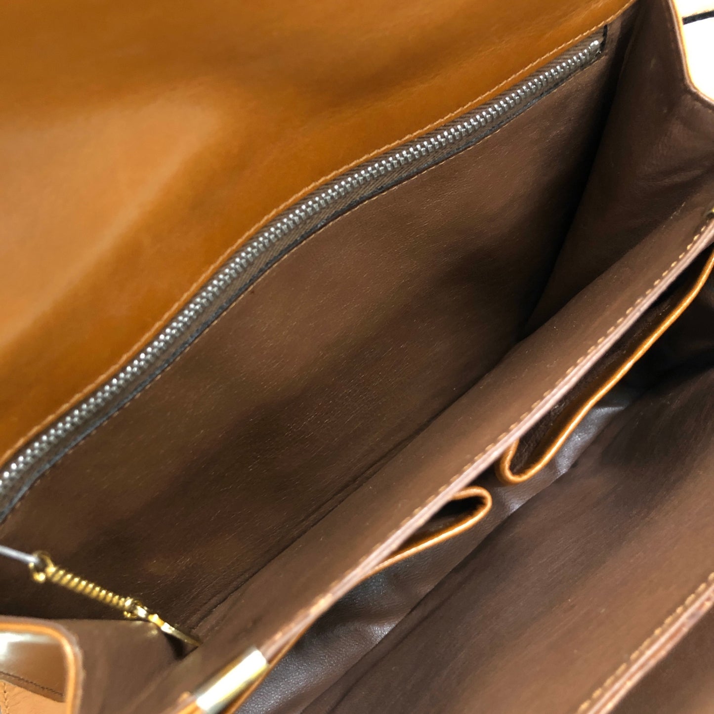 CELINE Emblem Motif Shoulder bag Camel Vintage 4zs7bs