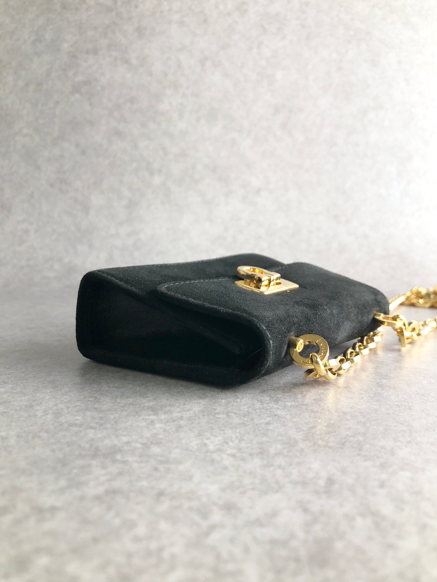 Salvatore Ferragamo Gancini Chain Shoulder bag Black Vintage 2vcp4r