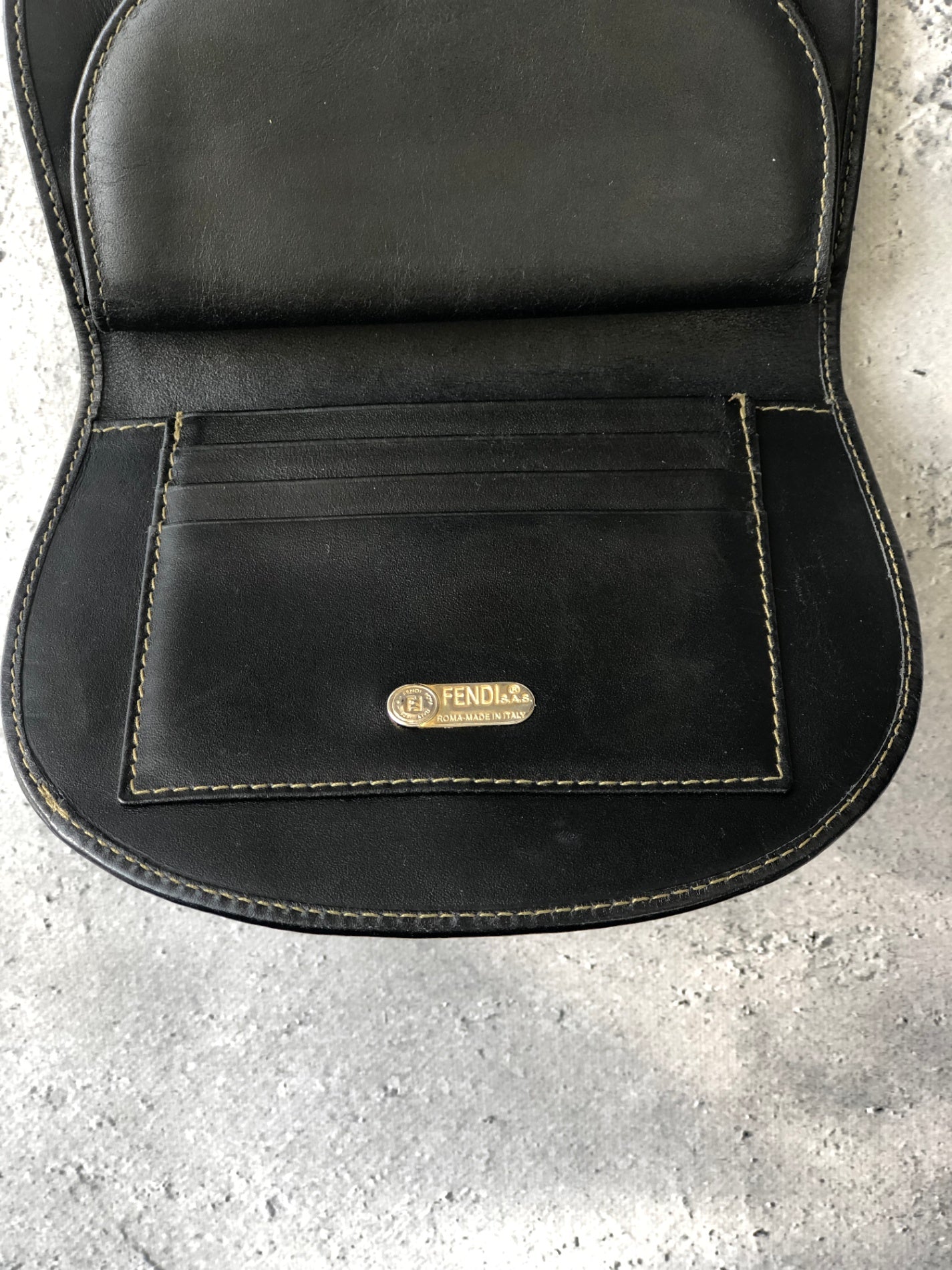 FENDI 山核桃標誌折疊錢包 棕色 復古 5tfac6