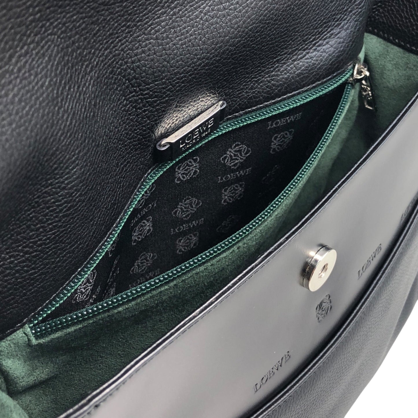 LOEWE Logo Embossed Shoulder bag Black Vintage ni55eb