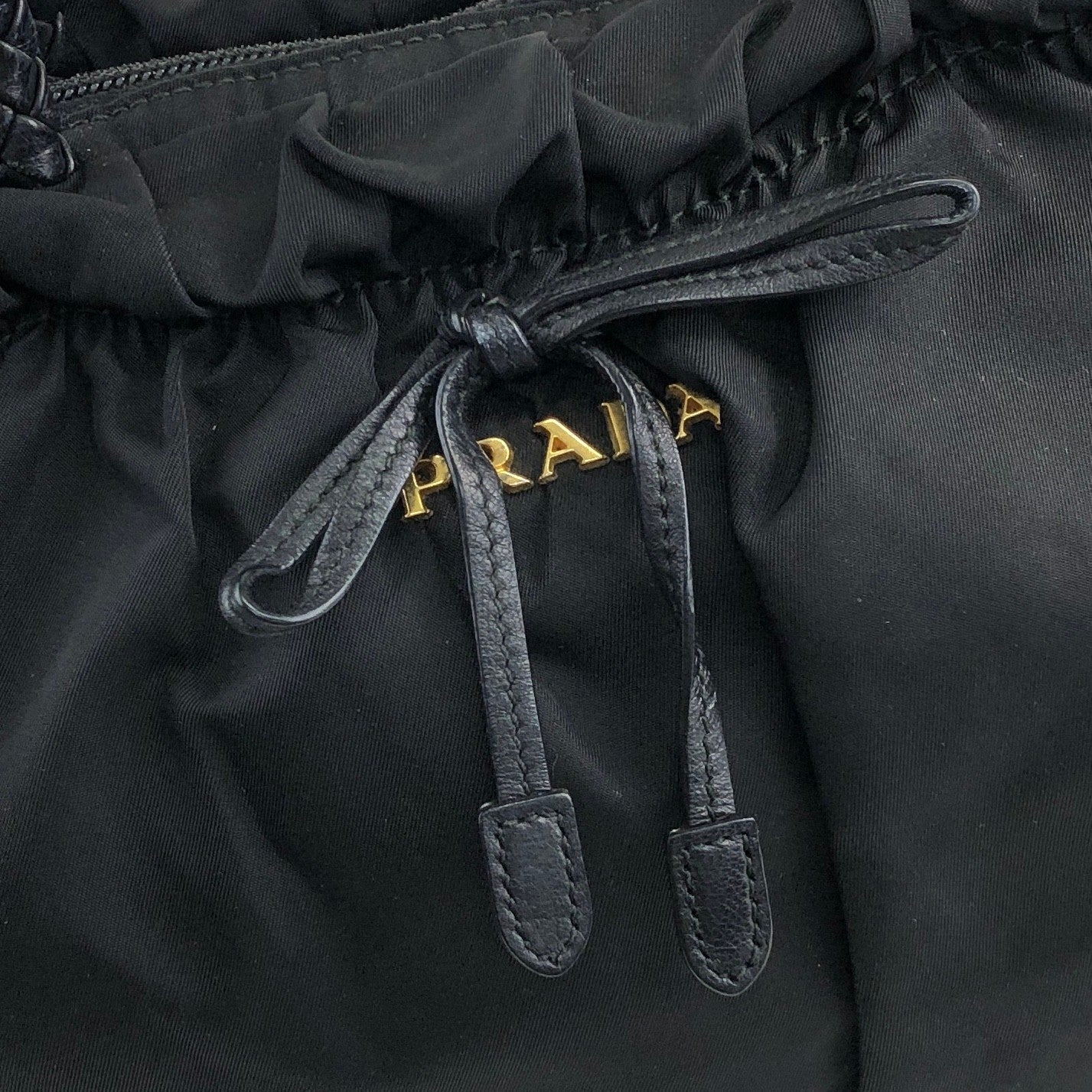 PRADA Logo Ribbon Two-way Handbag Shoulder bag Black Vintage w7z54n
