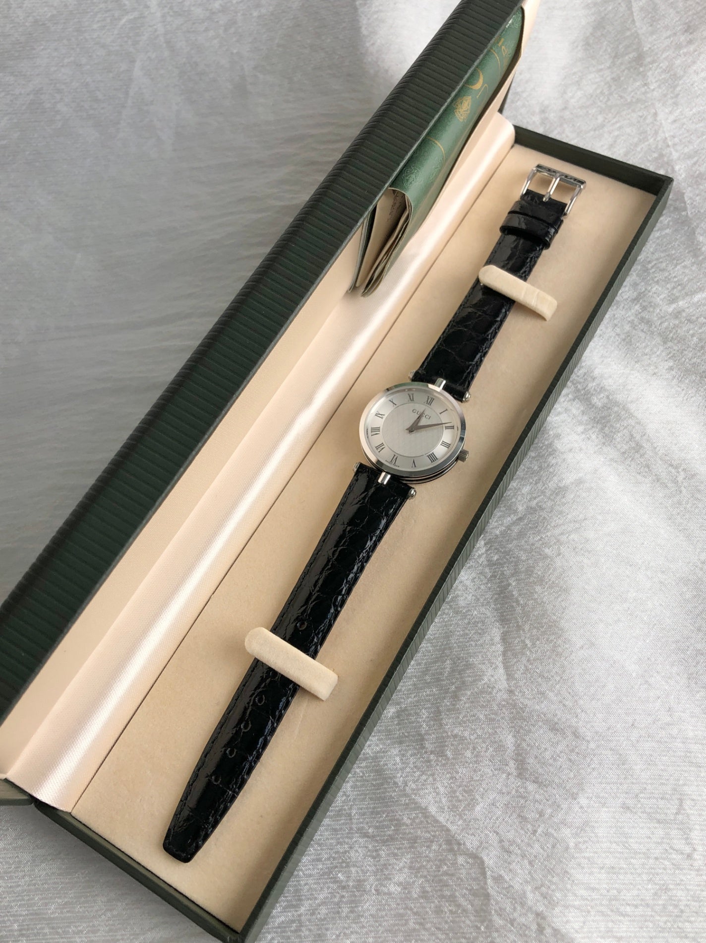 GUCCI Sherry Line Watch Silver×Black 2040M Vintage asvi62