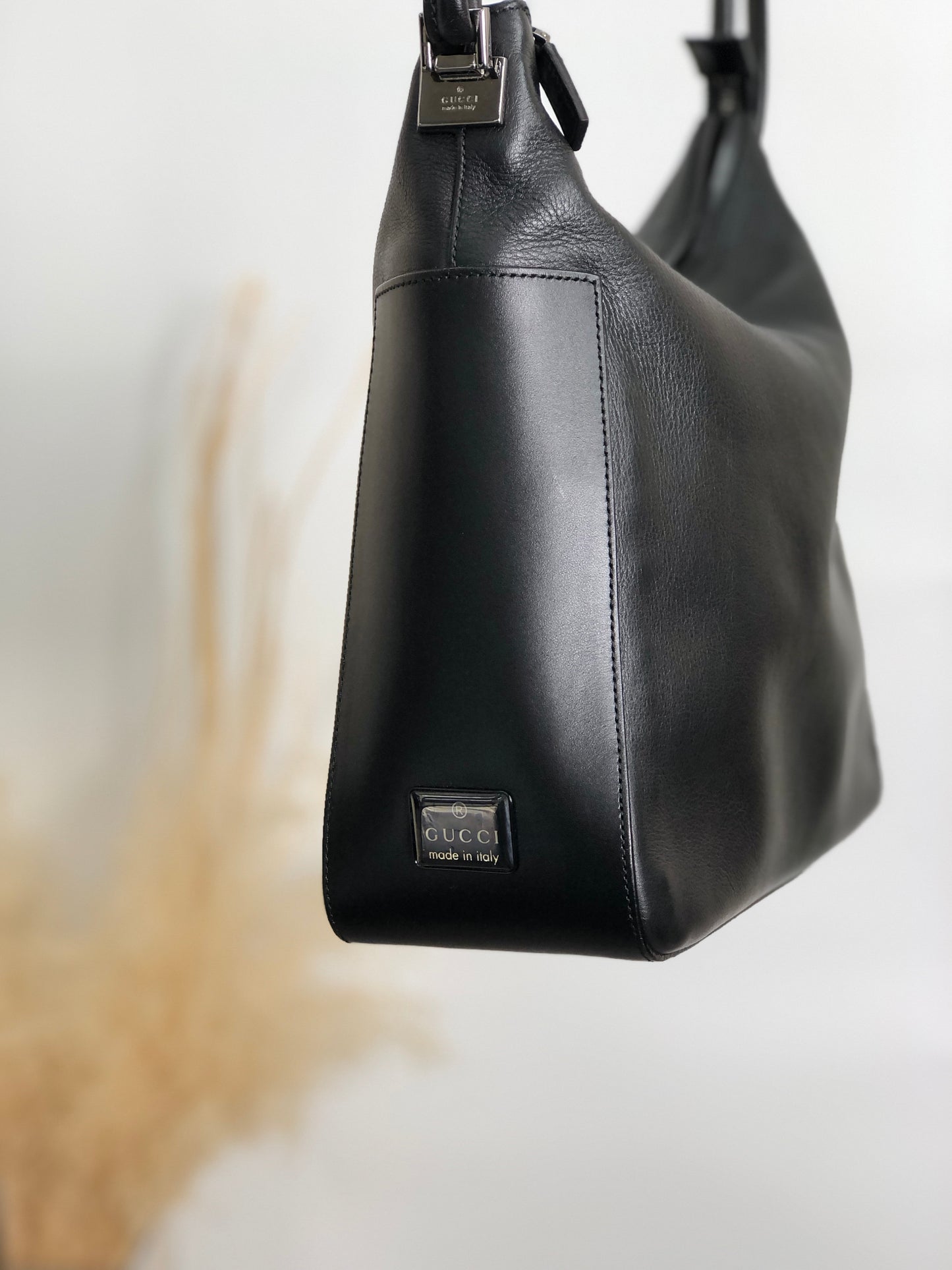 GUCCI Logo Shoulder bag Black Vintage rwdkrz