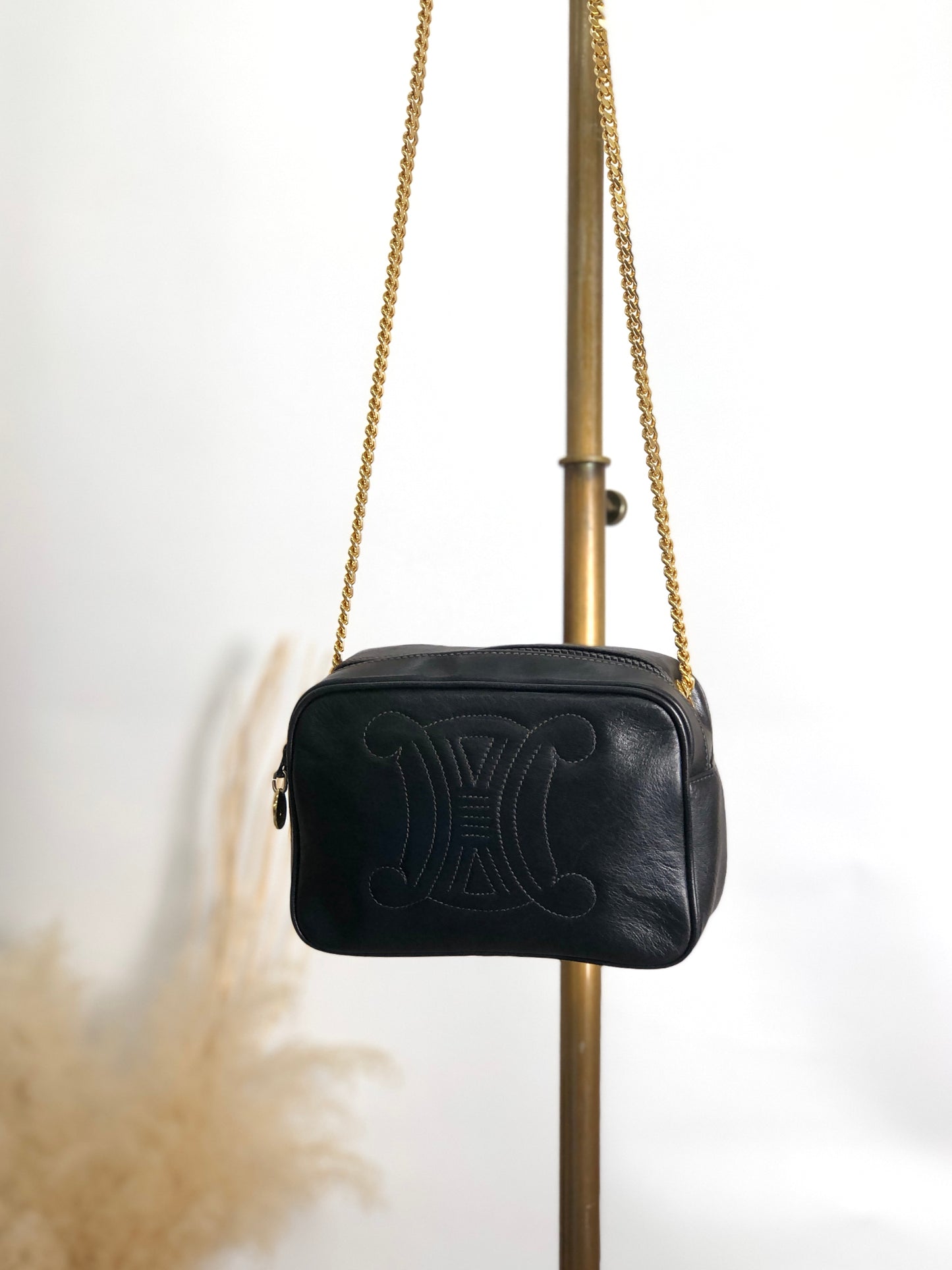 CELINE Triomphe Chain Shoulder bag Black Vintage n8k45k