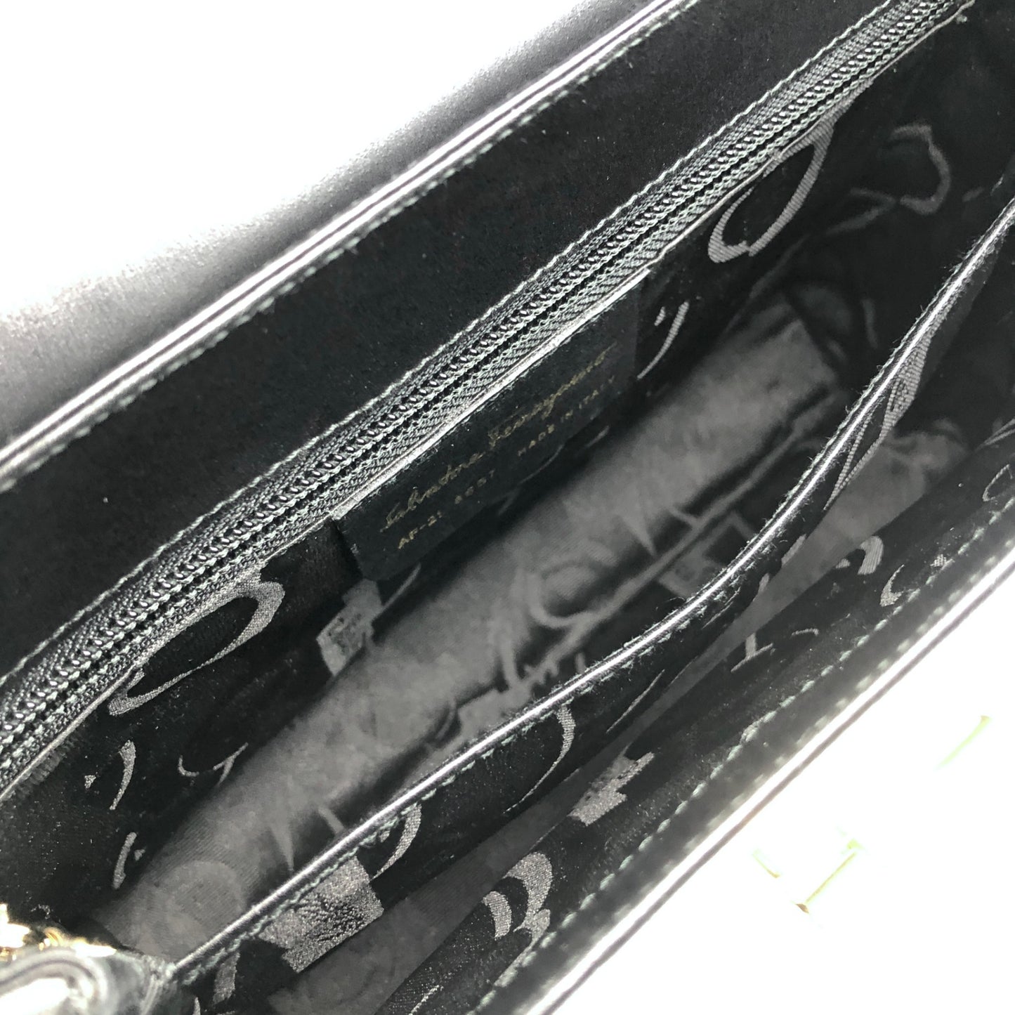 Salvatore Ferragamo Gancini Two-way Handbag Shoulder bag Black Vintage dudz6b