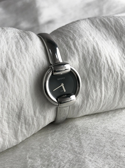 GUCCI Logo Quartz Watch Silver 1400L Vintage u3iytm